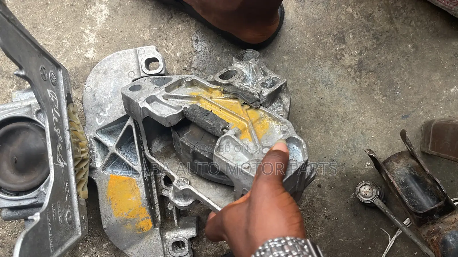 Mercedes Benz Underneath, Bumper and Shock