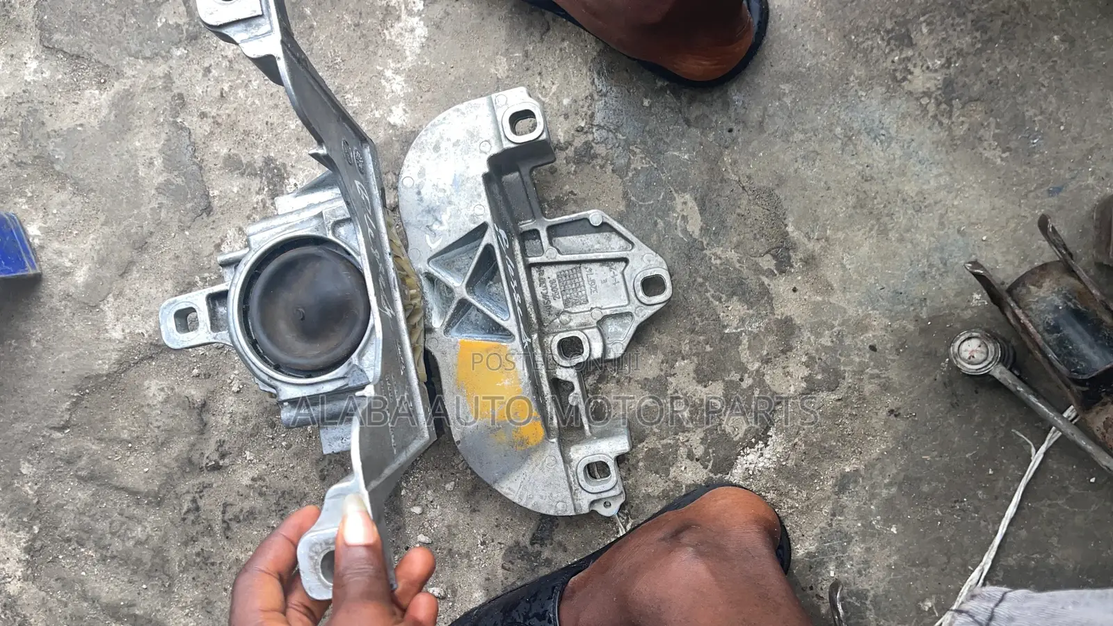 Mercedes Benz Underneath, Bumper and Shock