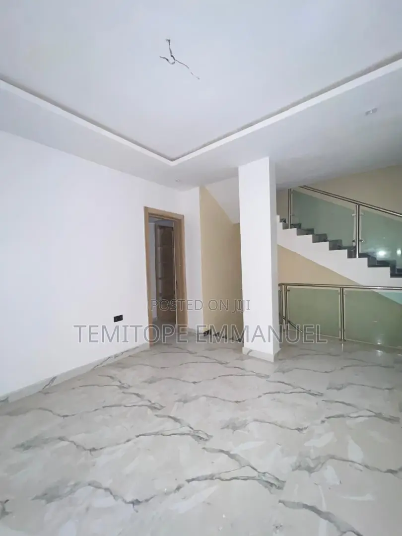 Furnished 5bdrm Duplex in Lekki, Phase 1 for sale