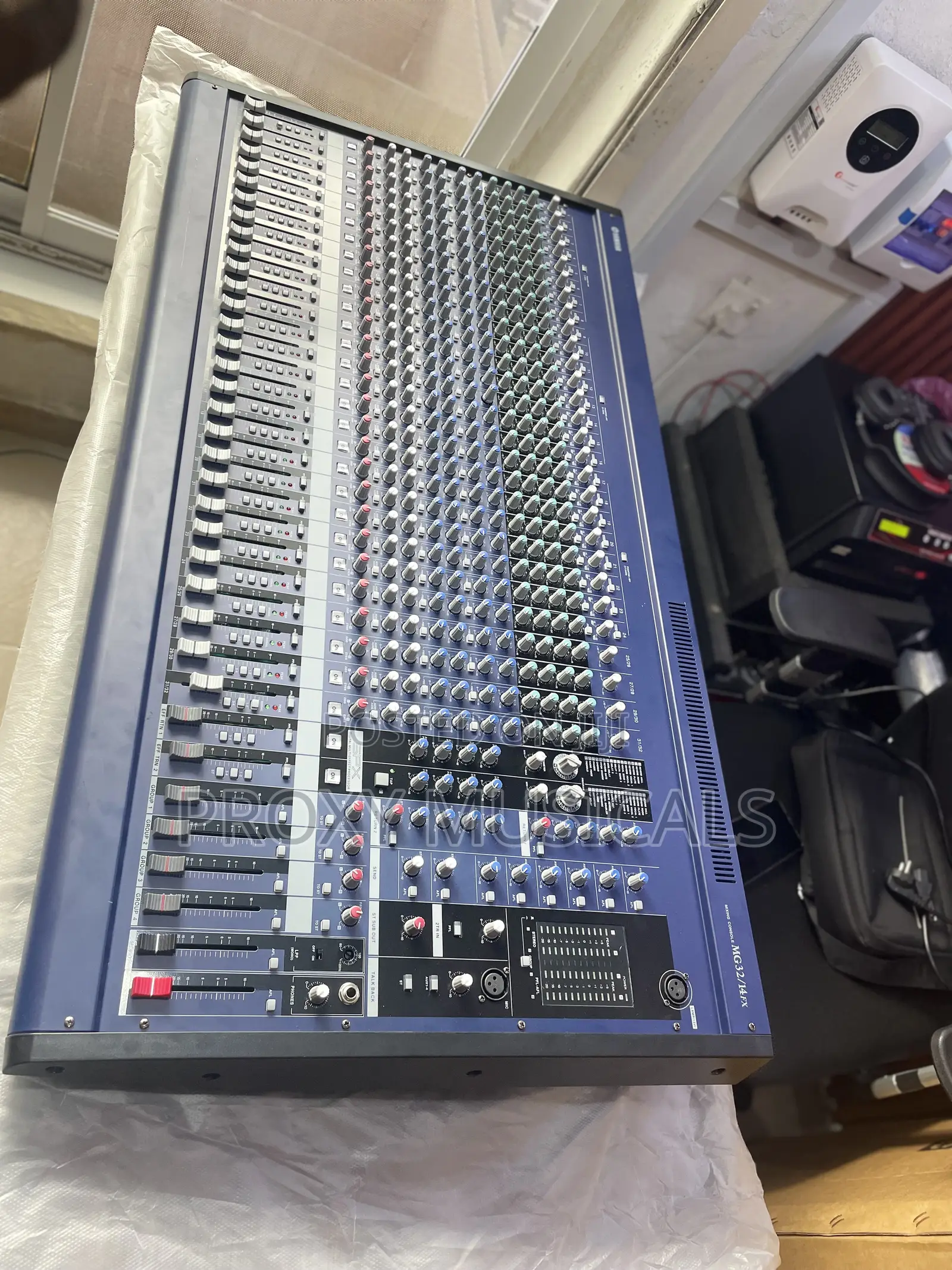 Yamaha 32 Channels Mixer