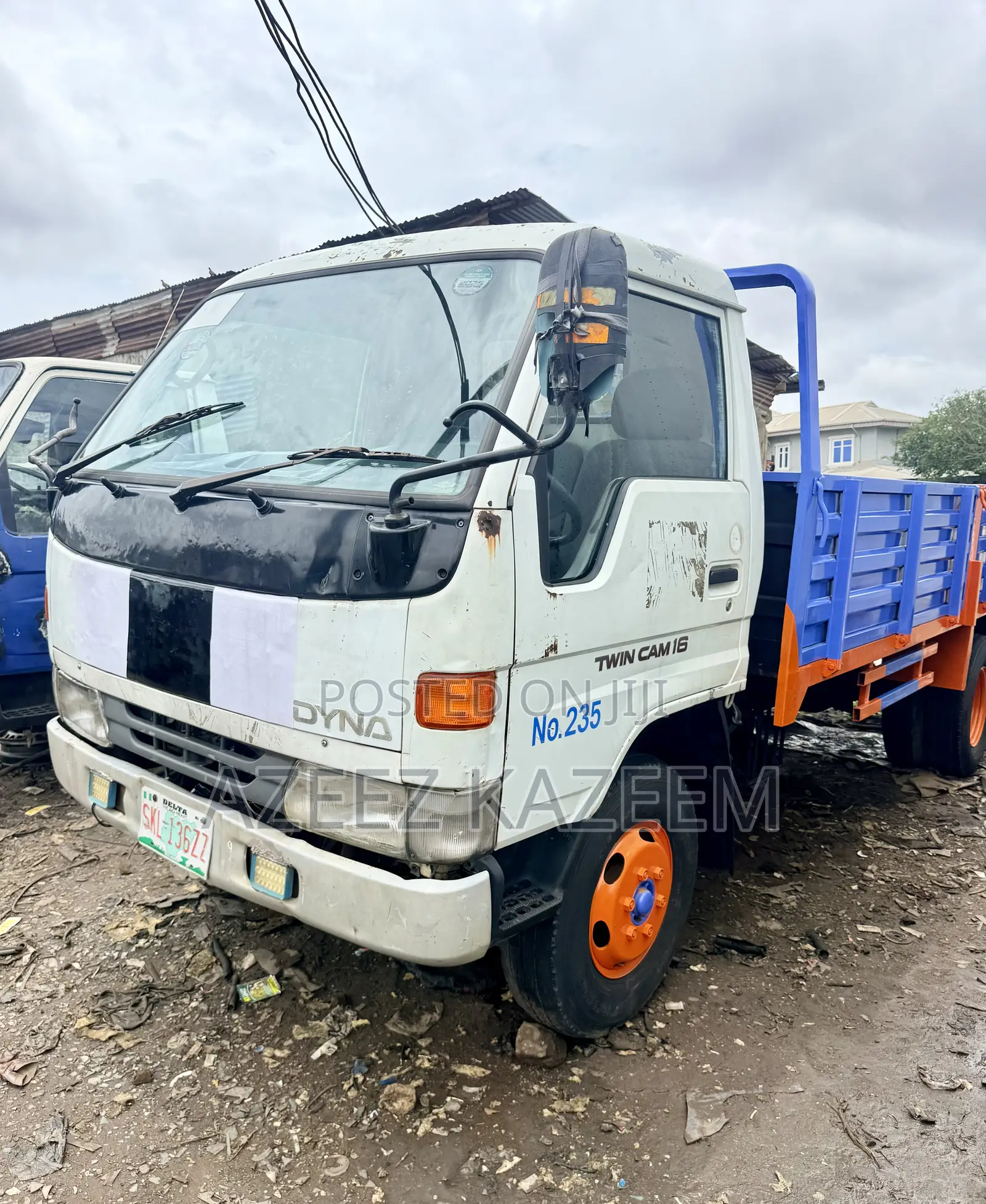 Toyota Dyna 200 Long Frame Dropped Sided Body