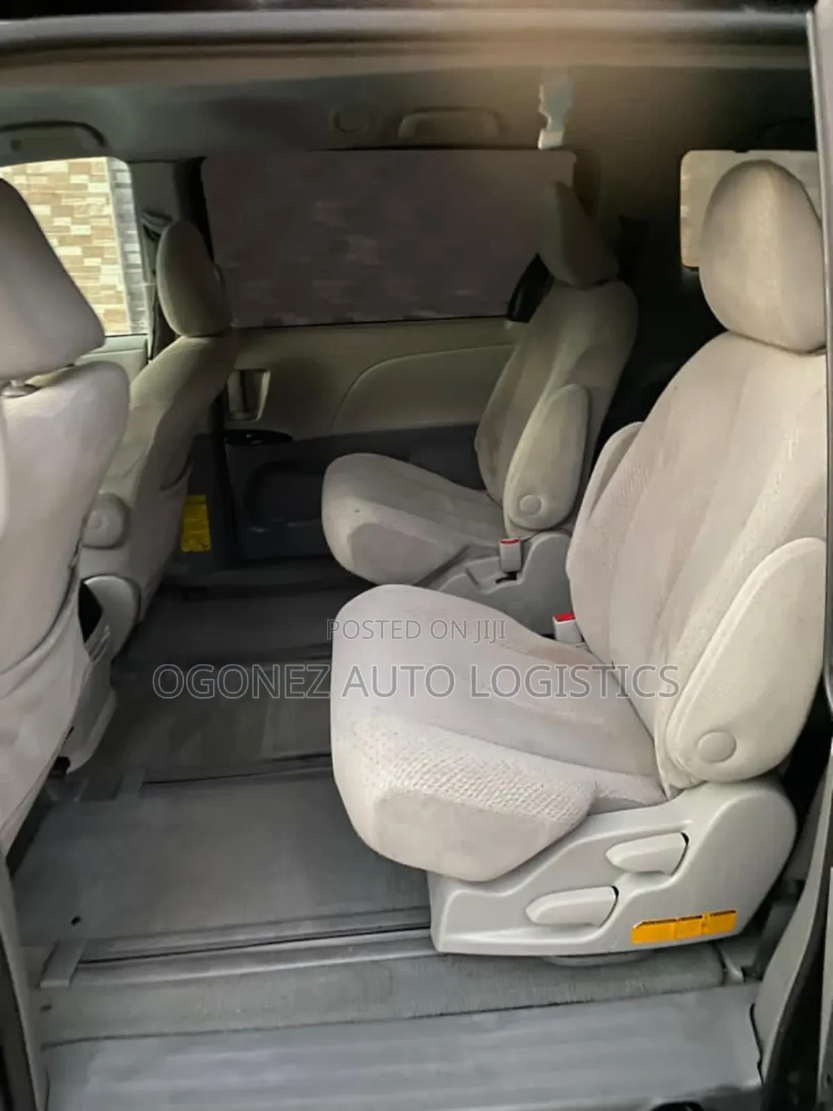 Toyota Sienna LE FWD 8-Passenger 2013 Gray