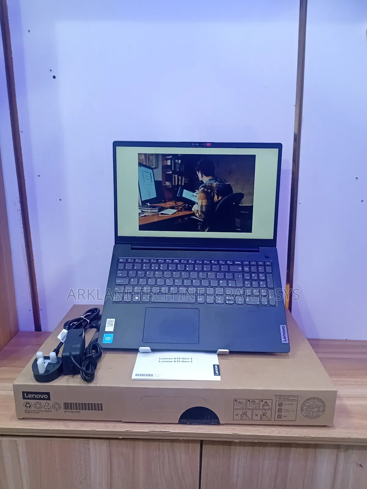New Laptop Lenovo IdeaPad 520S 8GB Intel Celeron SSD 256GB