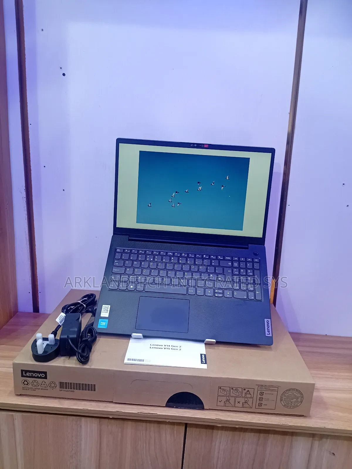 New Laptop Lenovo IdeaPad 520S 8GB Intel Celeron SSD 256GB