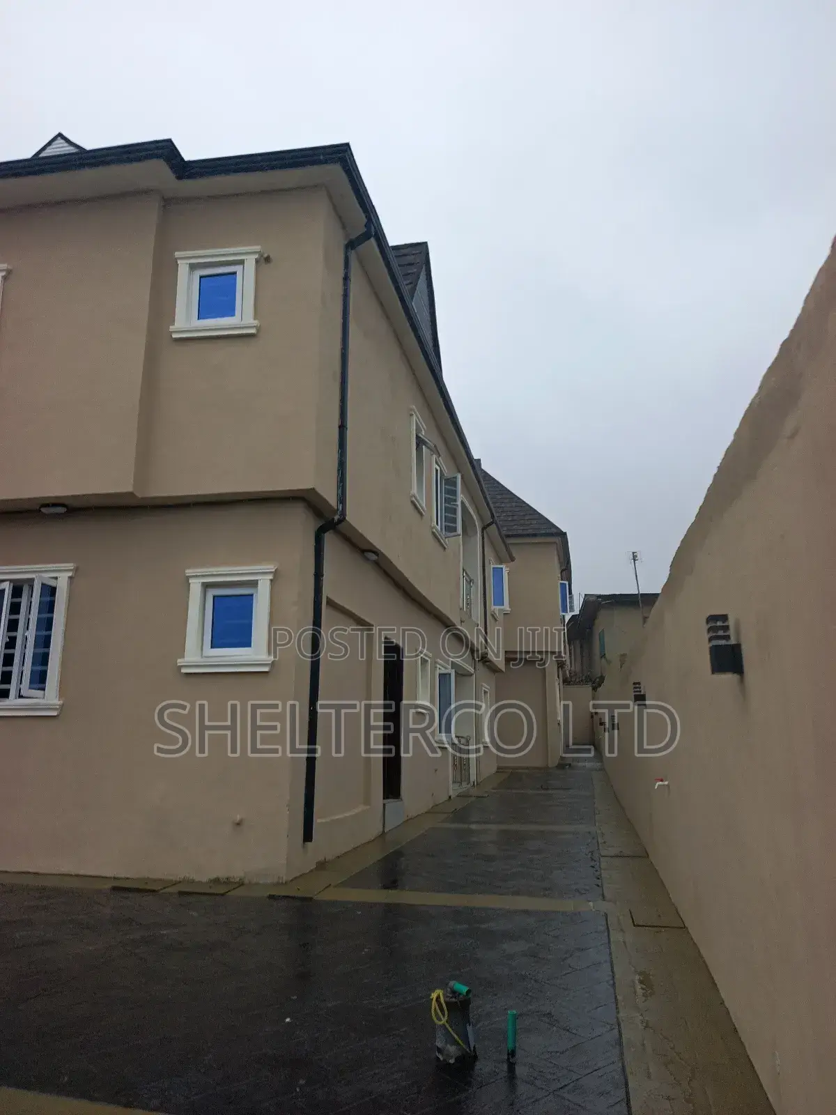 3bdrm Apartment in Gated Close, Ogba for sale