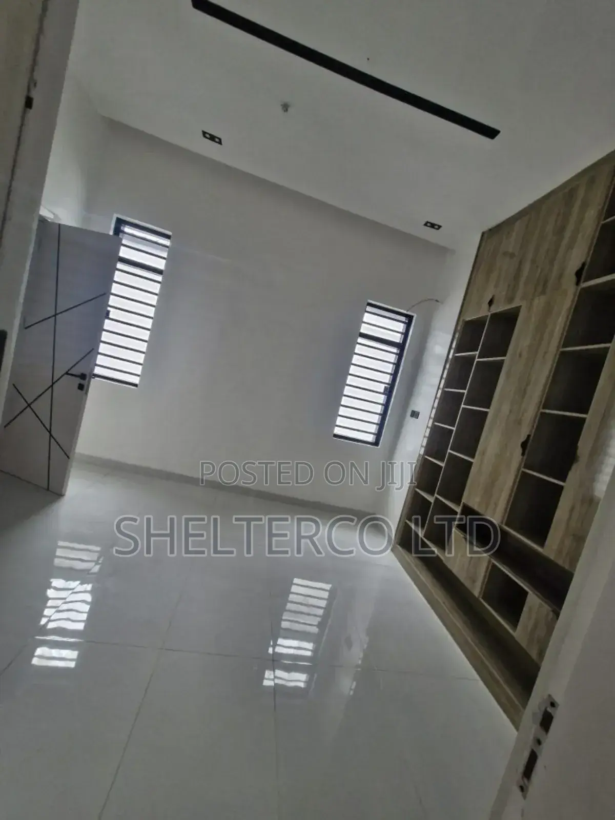 3bdrm Apartment in Gated Close, Ogba for sale