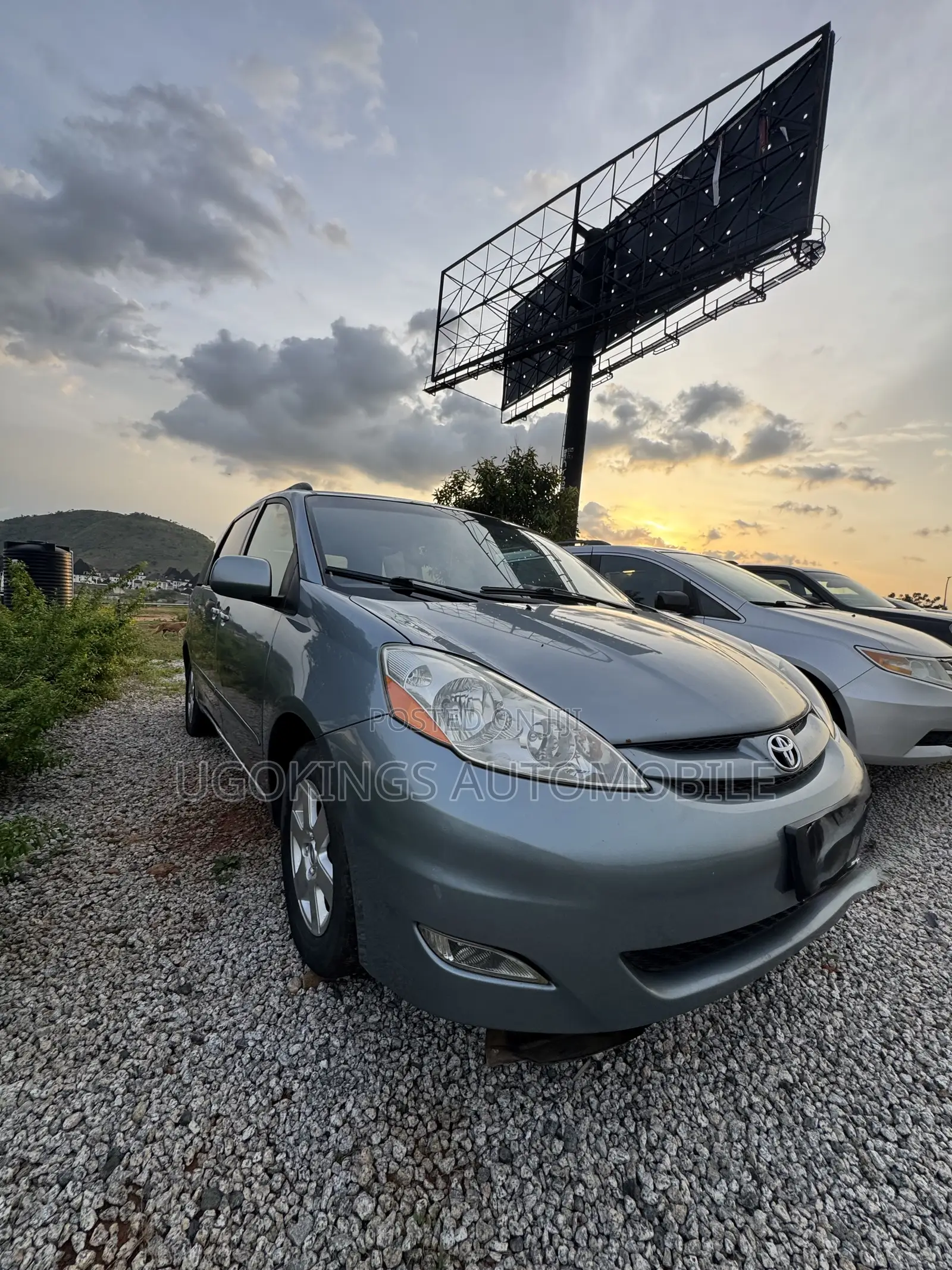 Toyota Sienna XLE 7 Passenger 2010