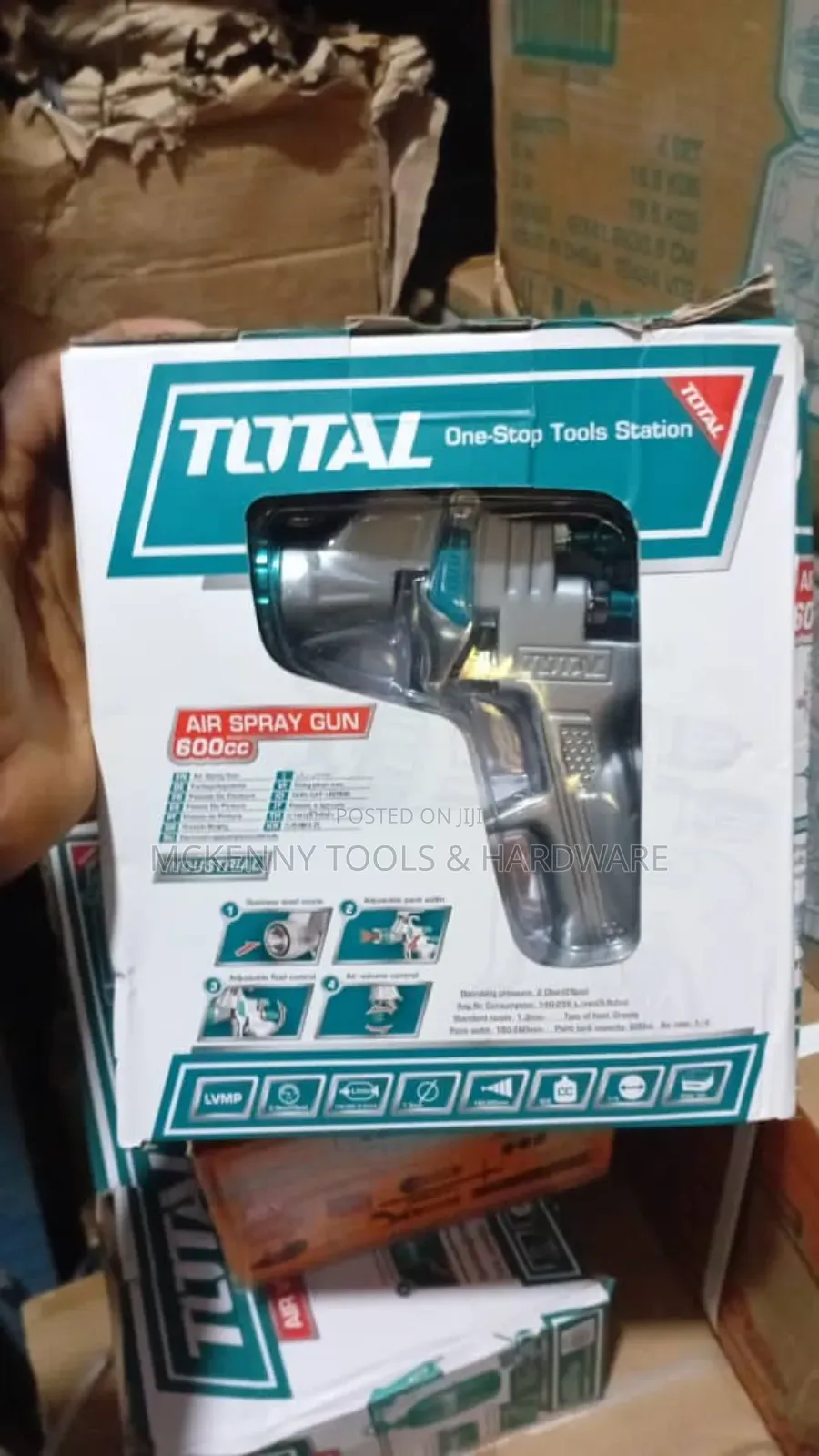 Total Air Spray Gun With A 600cc Capacity. This Is A