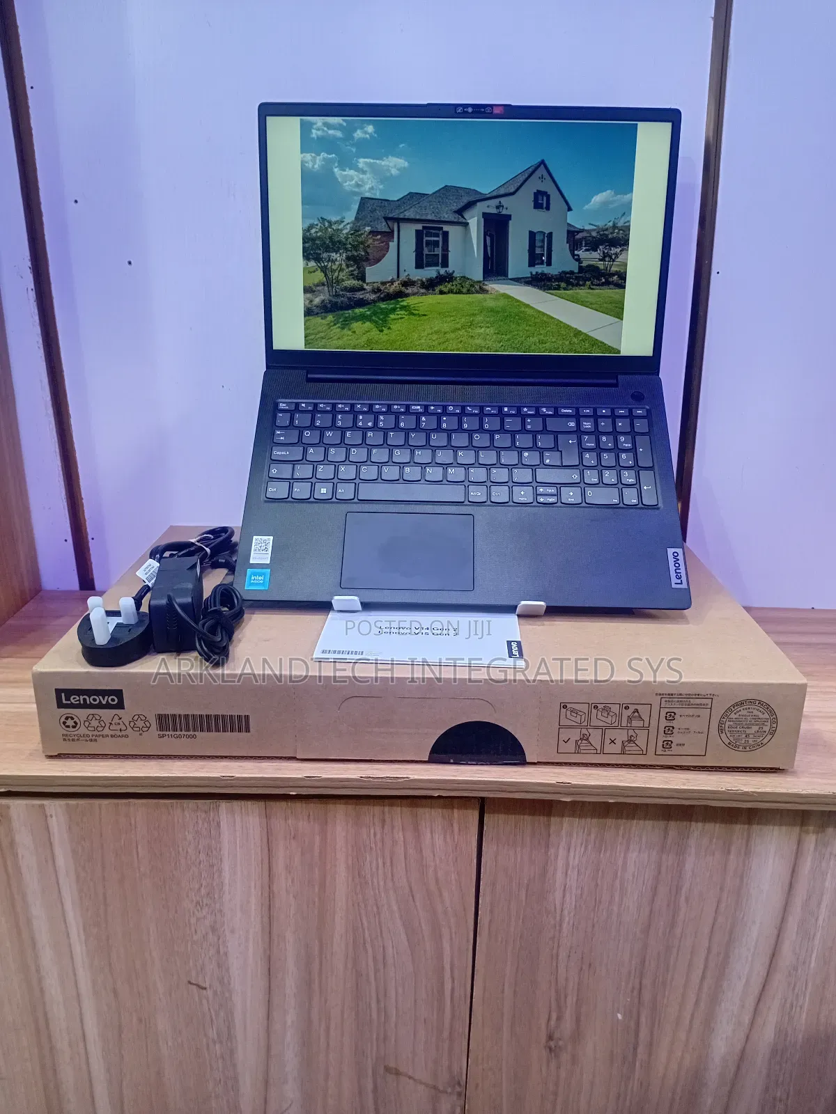 New Laptop Lenovo IdeaPad 720S 8GB Intel Celeron SSD 256GB