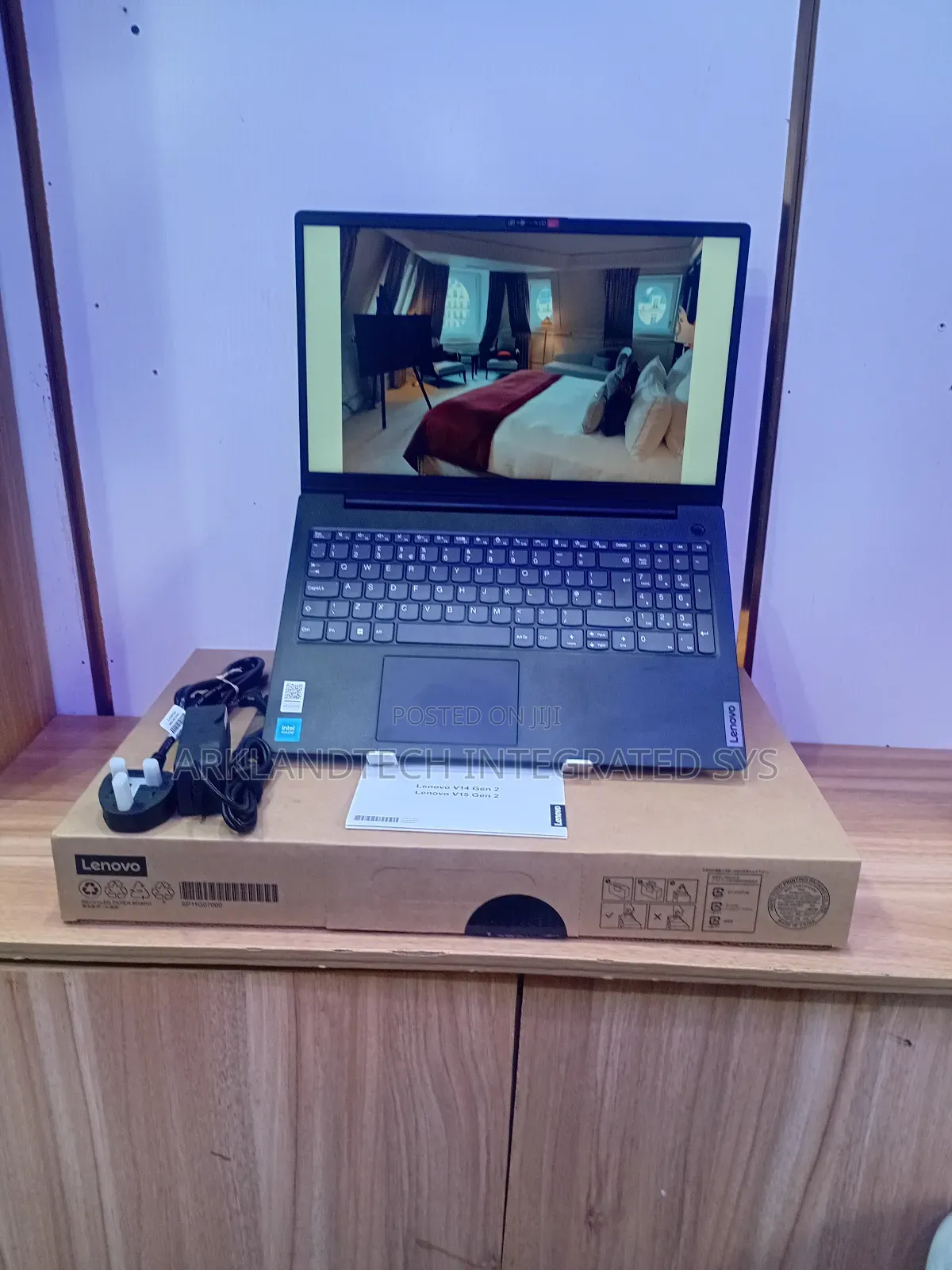 New Laptop Lenovo IdeaPad 720S 8GB Intel Celeron SSD 512GB