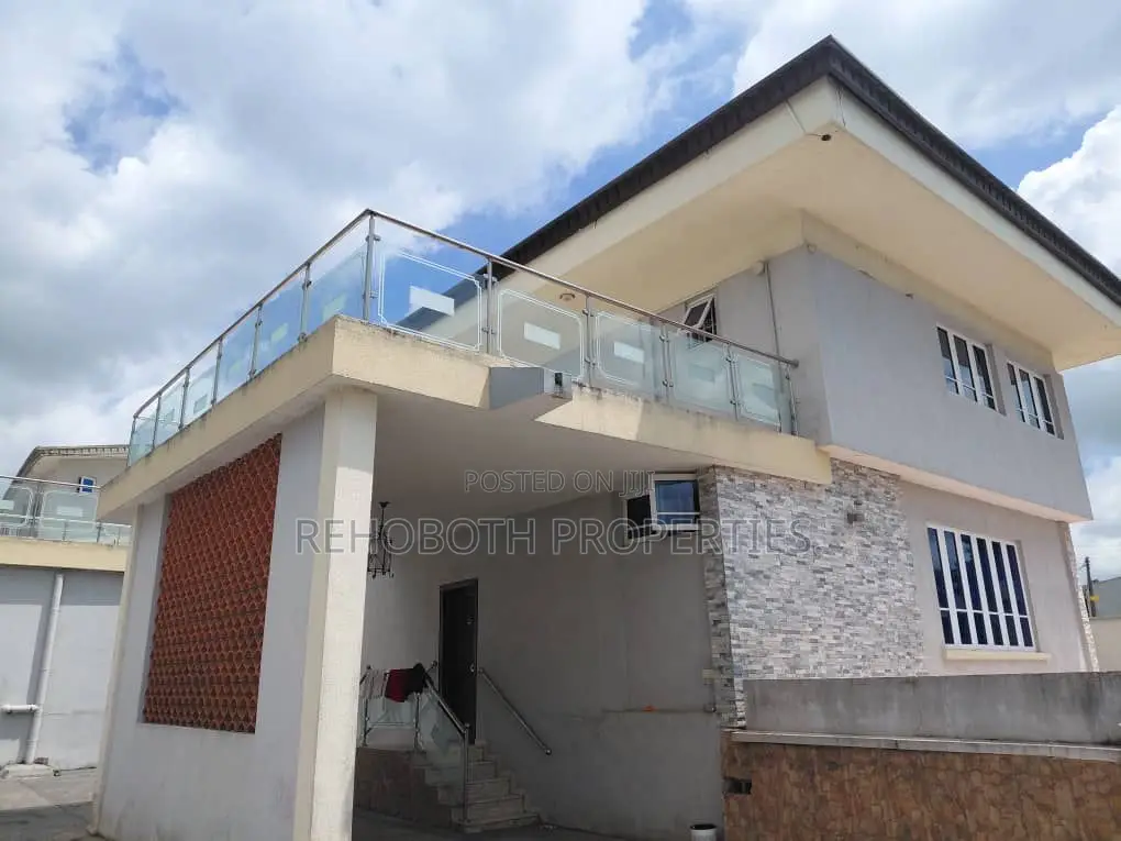 4bdrm Duplex in Adepate Estate, Idishin for rent
