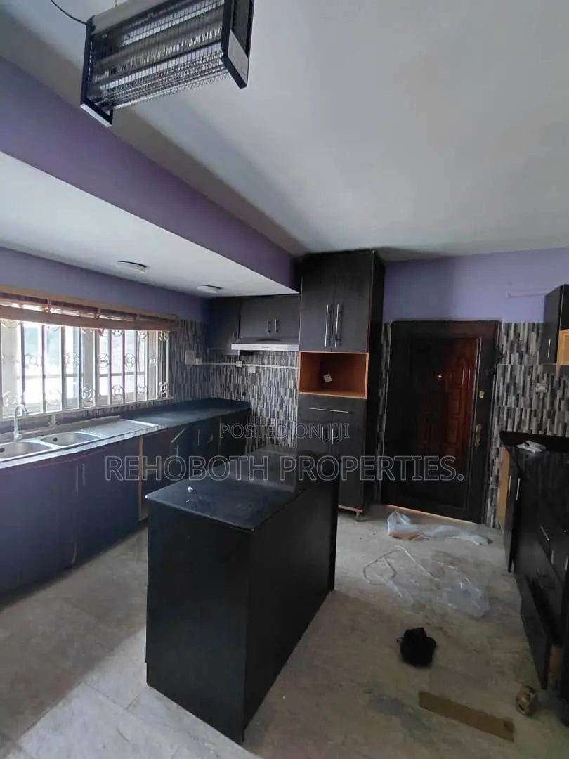 4bdrm Duplex in Adepate Estate, Idishin for rent