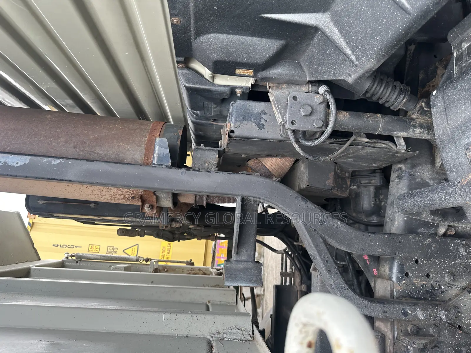 Super Solid Foreign Used 12 Tyre Man Diesel Dump Tipper Truck for Sale