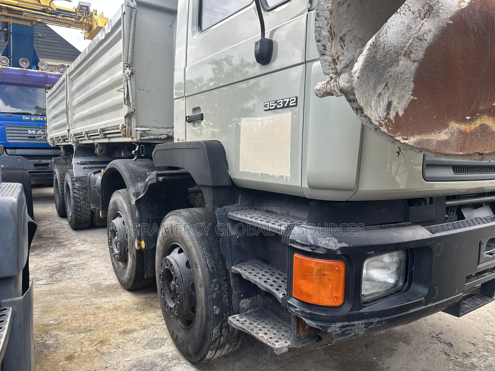 Super Solid Foreign Used 12 Tyre Man Diesel Dump Tipper Truck for Sale