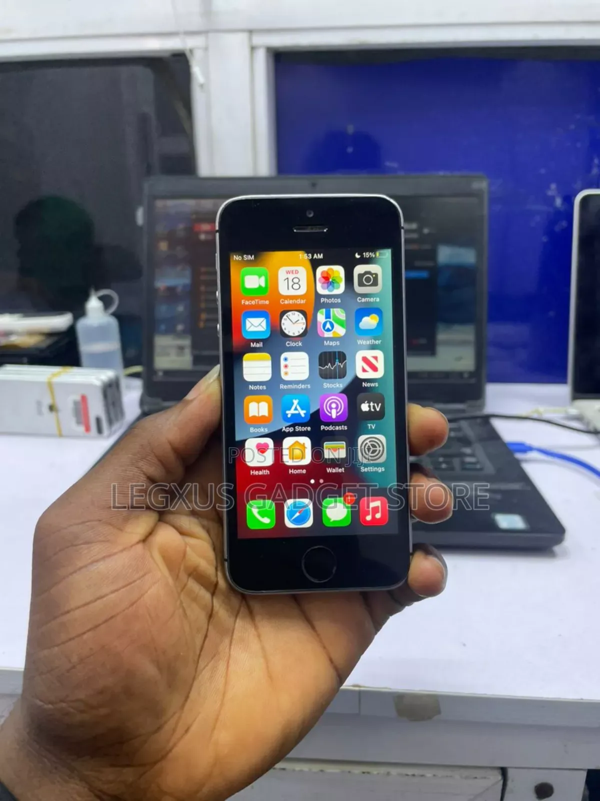 Apple iPhone SE 32 GB Gray