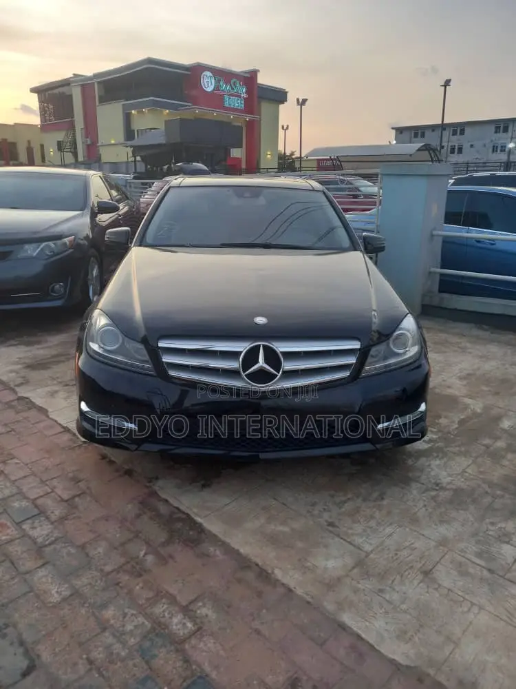 Mercedes-Benz C300 Luxury 4Matic Sedan AWD (3.5L 6cyl 7A) 2013 Black