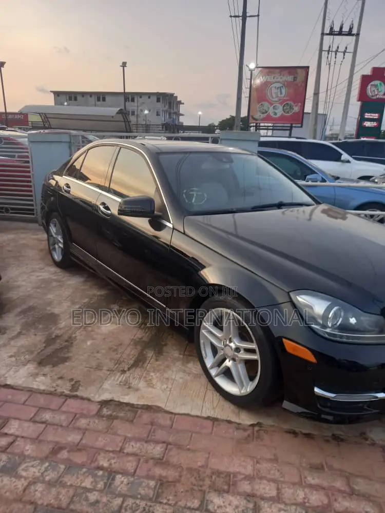 Mercedes-Benz C300 Luxury 4Matic Sedan AWD (3.5L 6cyl 7A) 2013 Black
