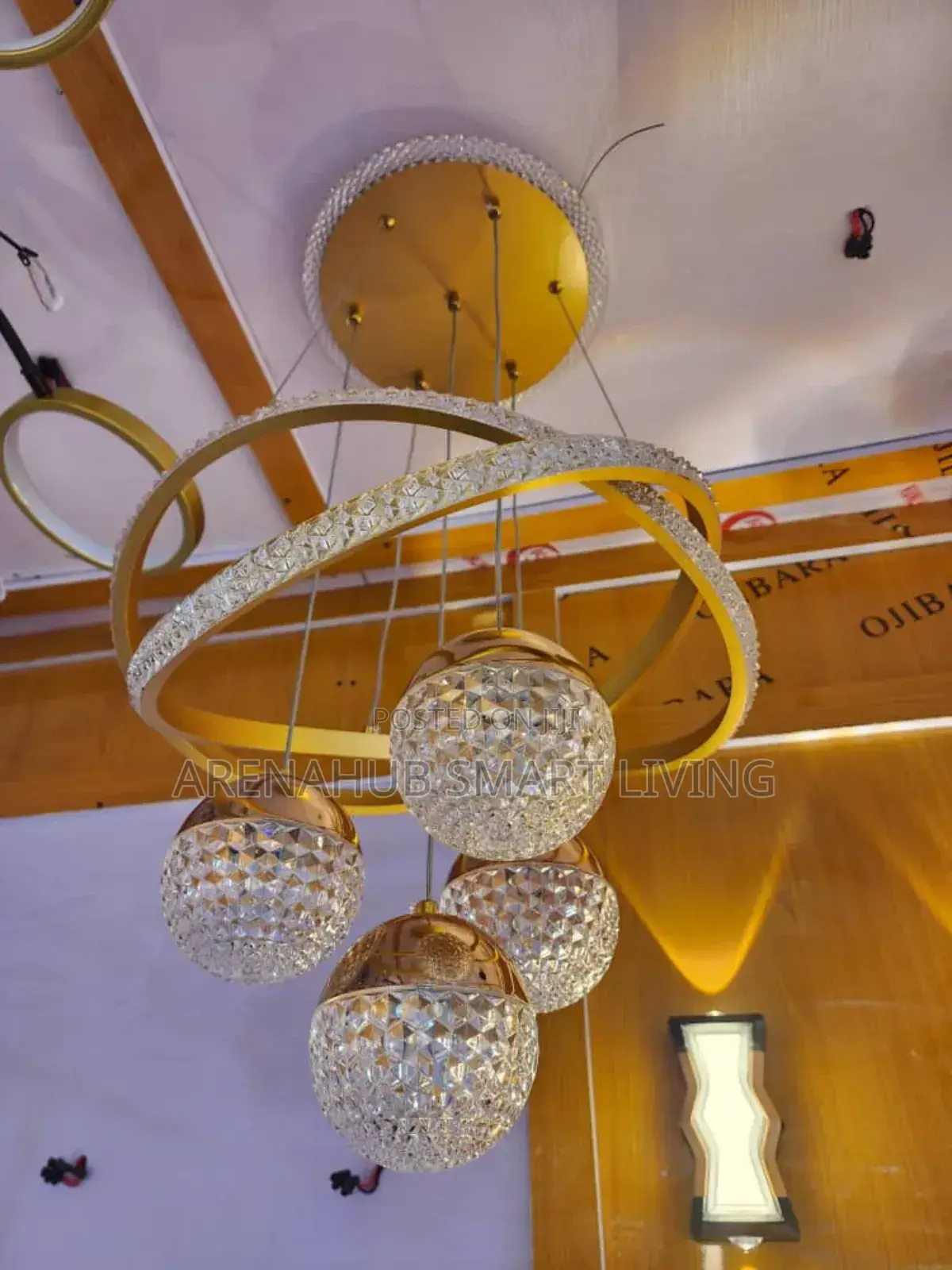 Chandelier Dropping Light