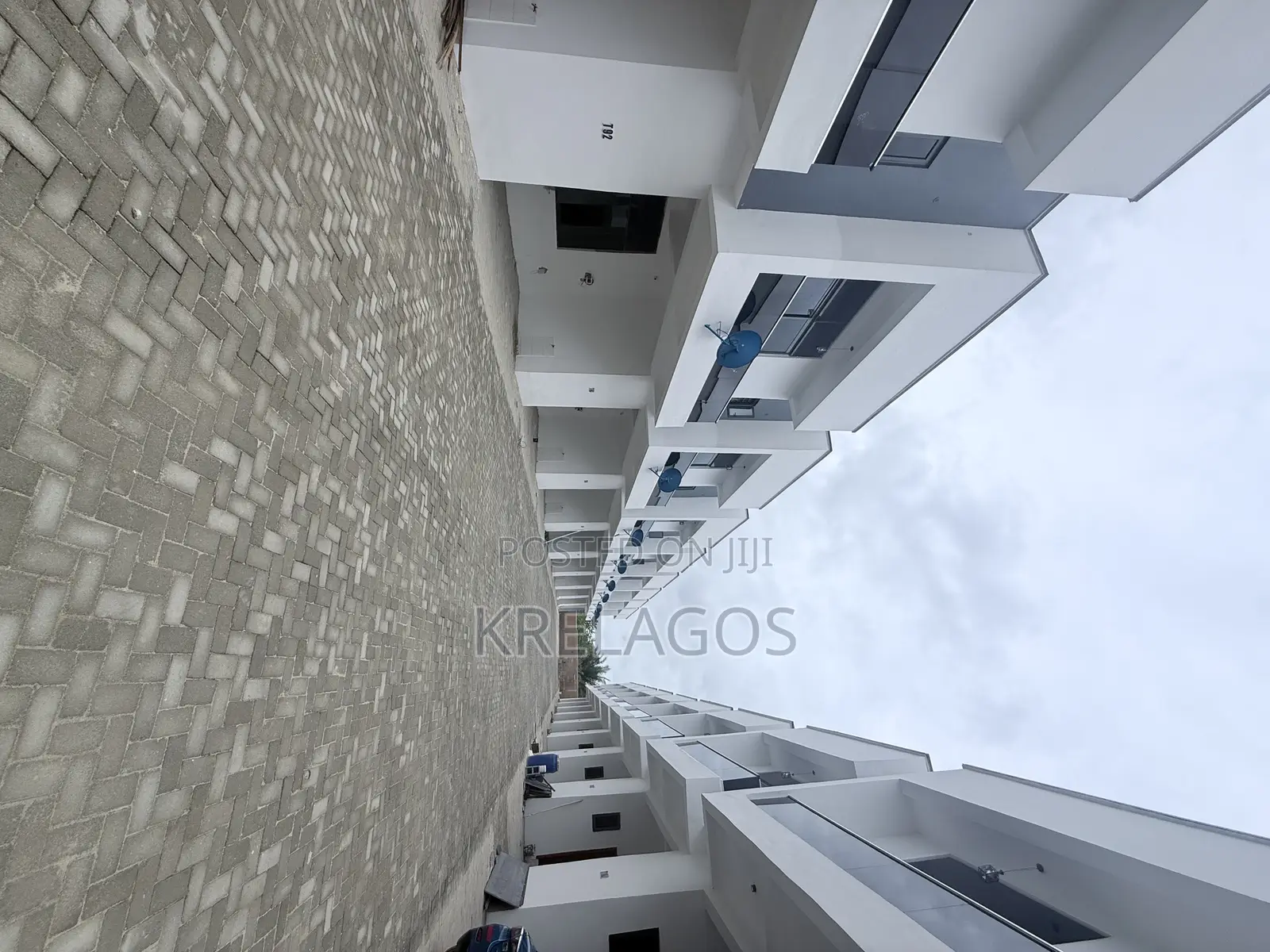 4bdrm Duplex in Off Lekki-Epe Expressway for sale