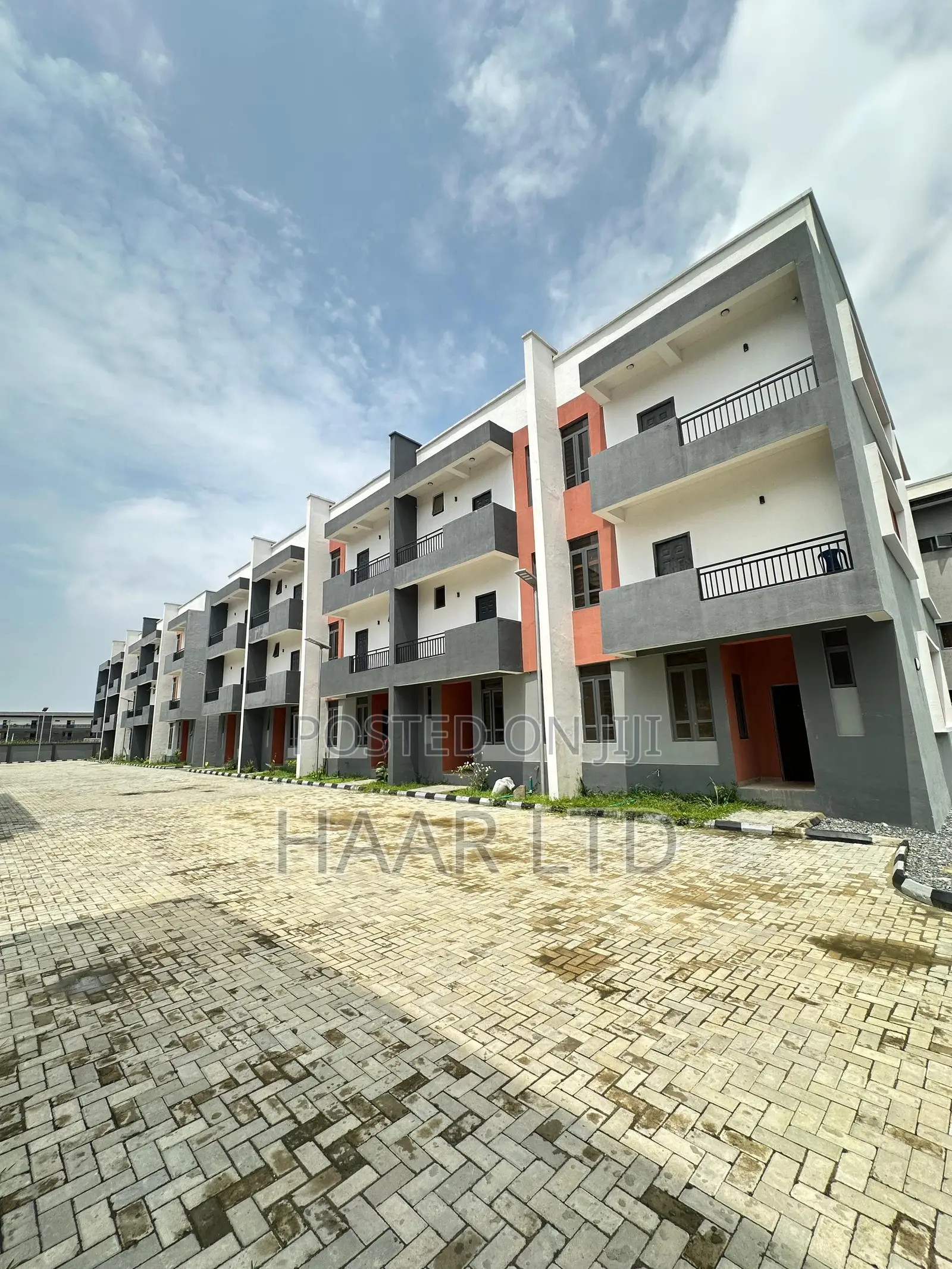 4bdrm Townhouse/Terrace in Ikate for sale