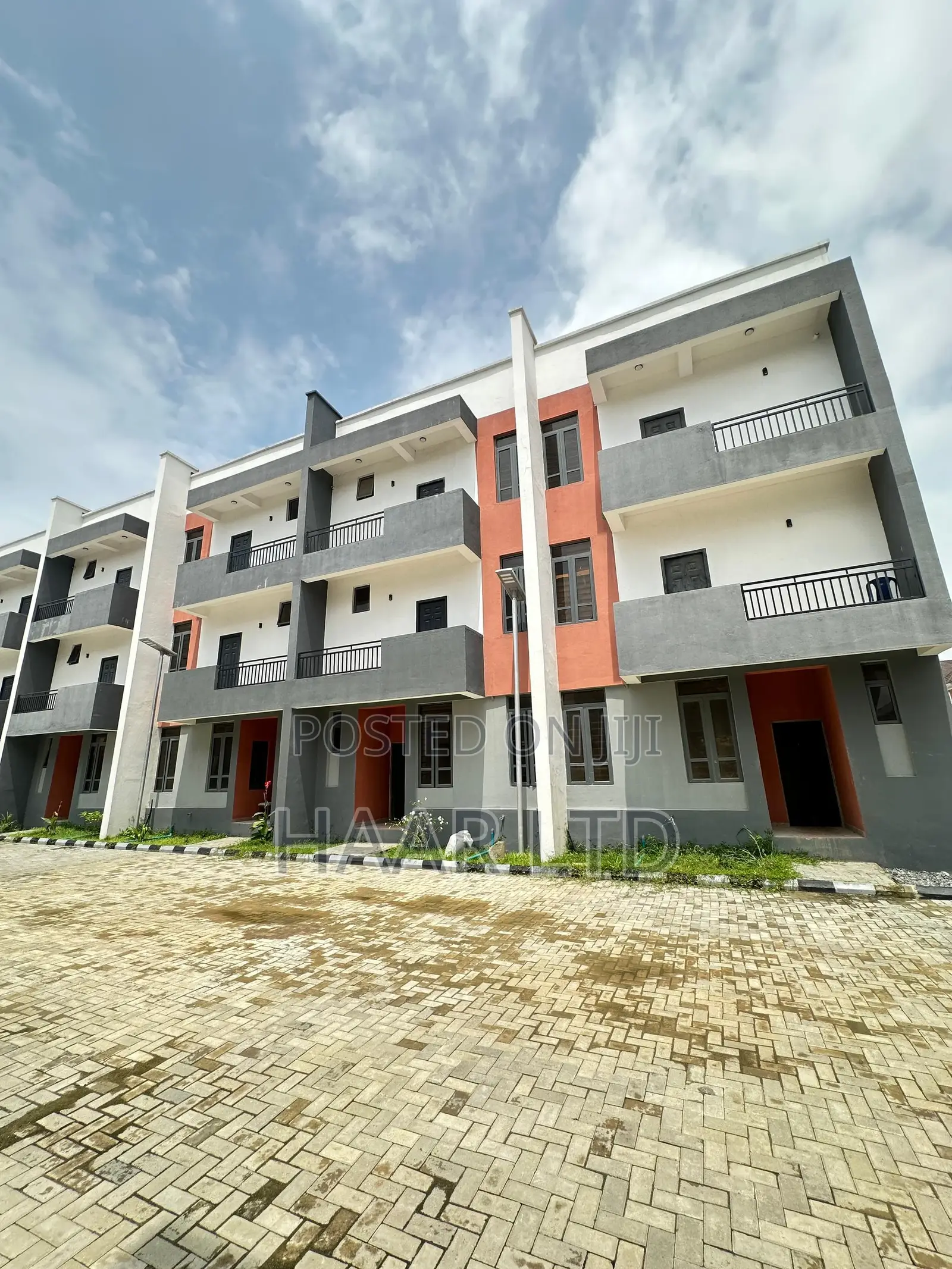 4bdrm Townhouse/Terrace in Ikate for sale