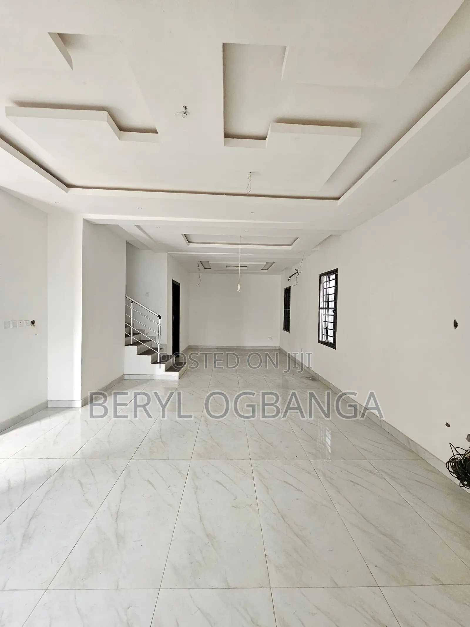 5bdrm Townhouse/Terrace in Ikate for sale