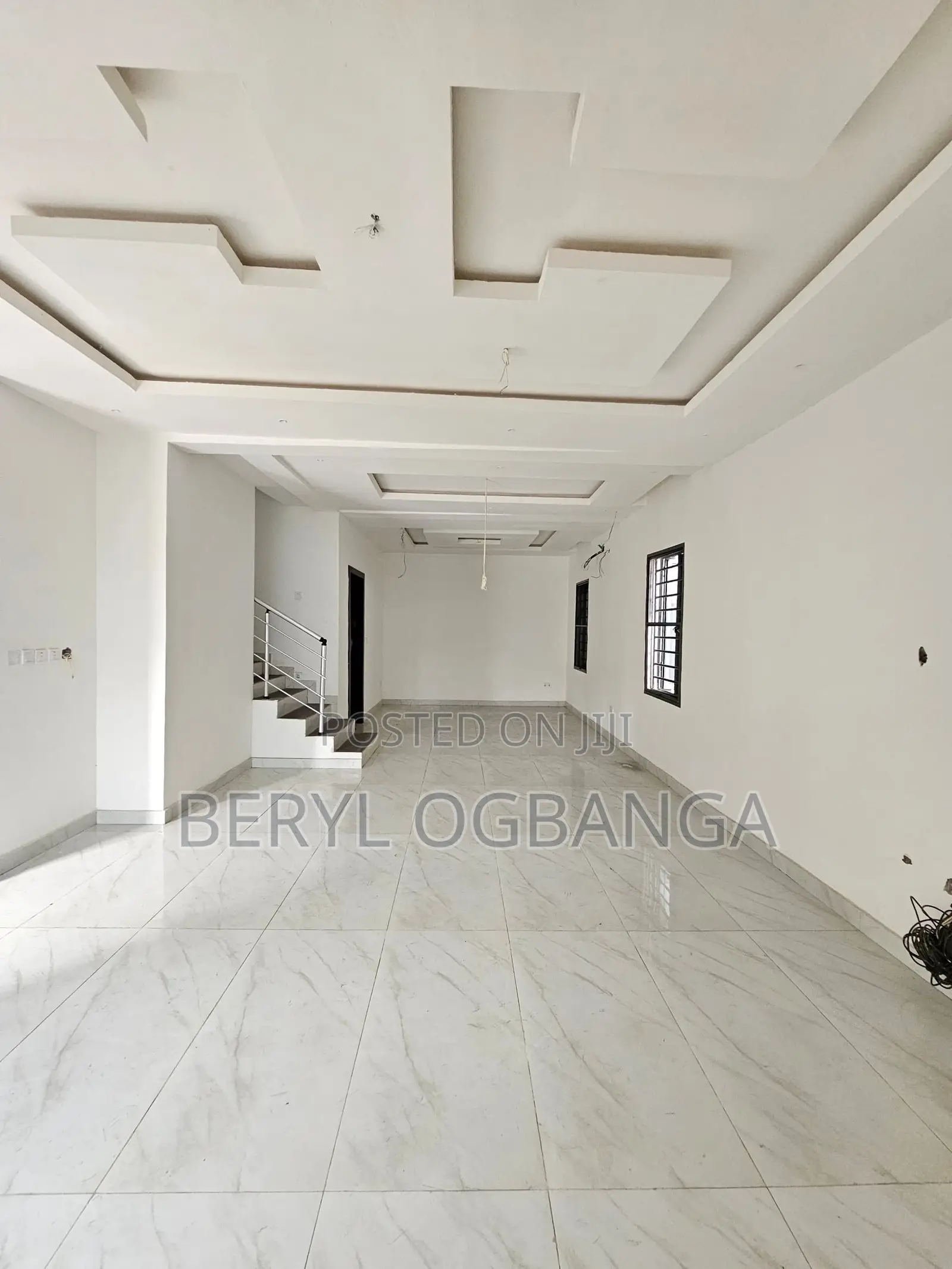 5bdrm Townhouse/Terrace in Ikate for sale