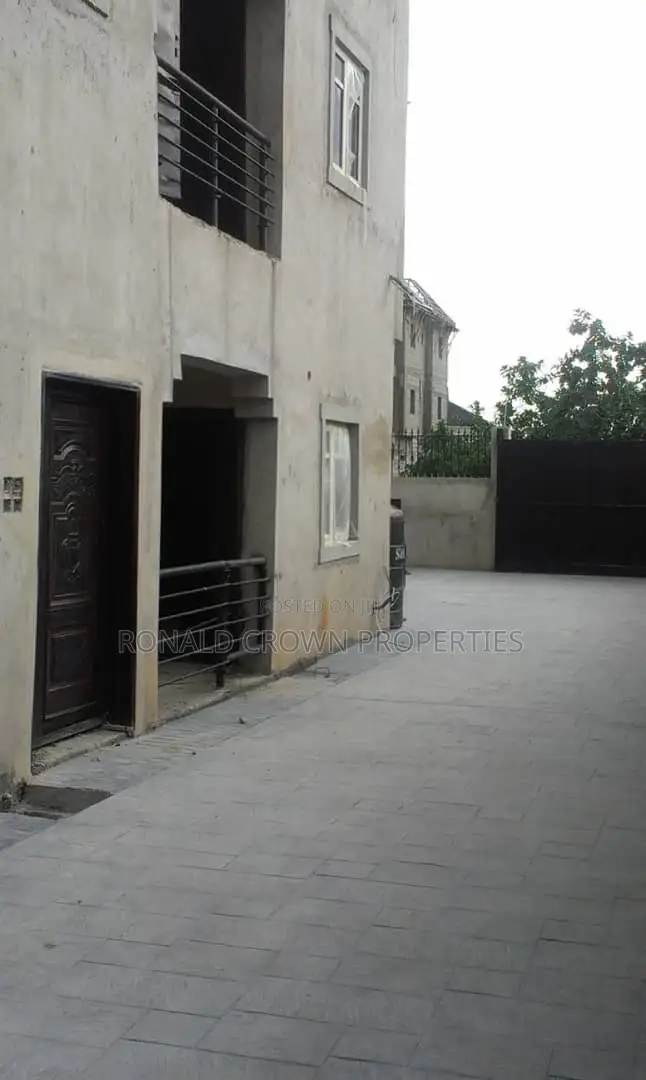 3bdrm Block of Flats in Ago Palace for sale