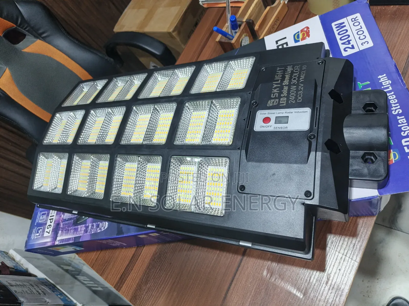 2400 Watts Solar Street Lights Available Now 