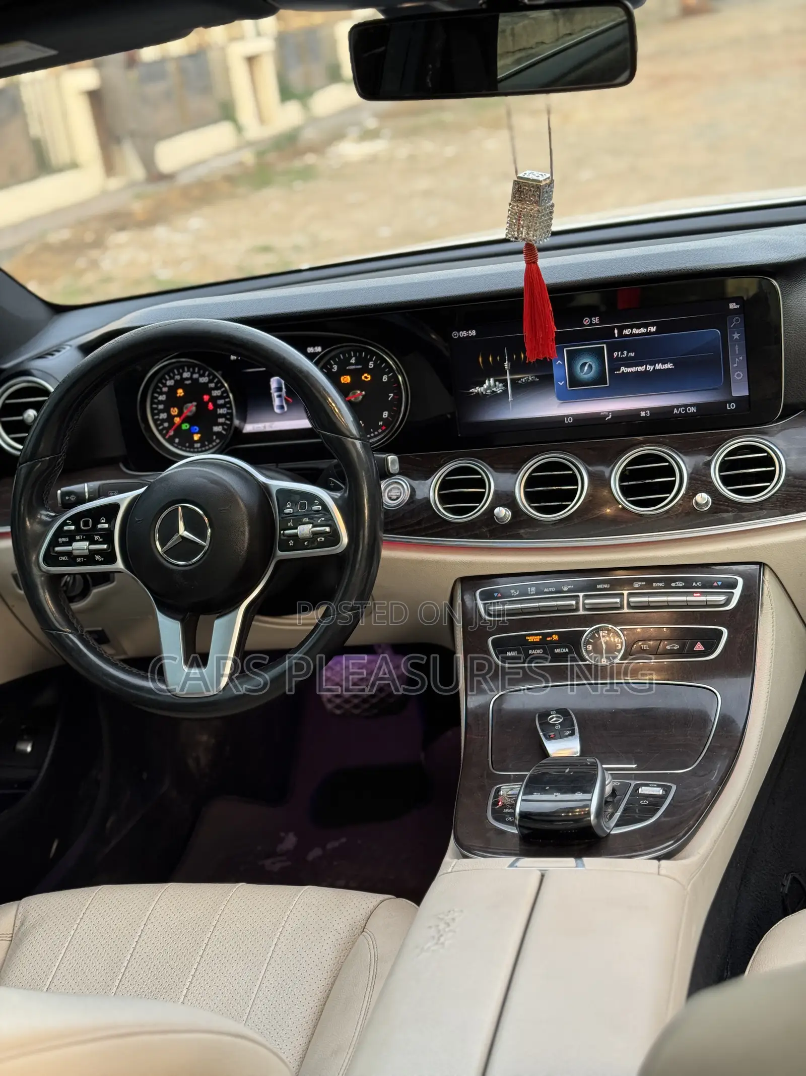 Mercedes-Benz E300 2019 White