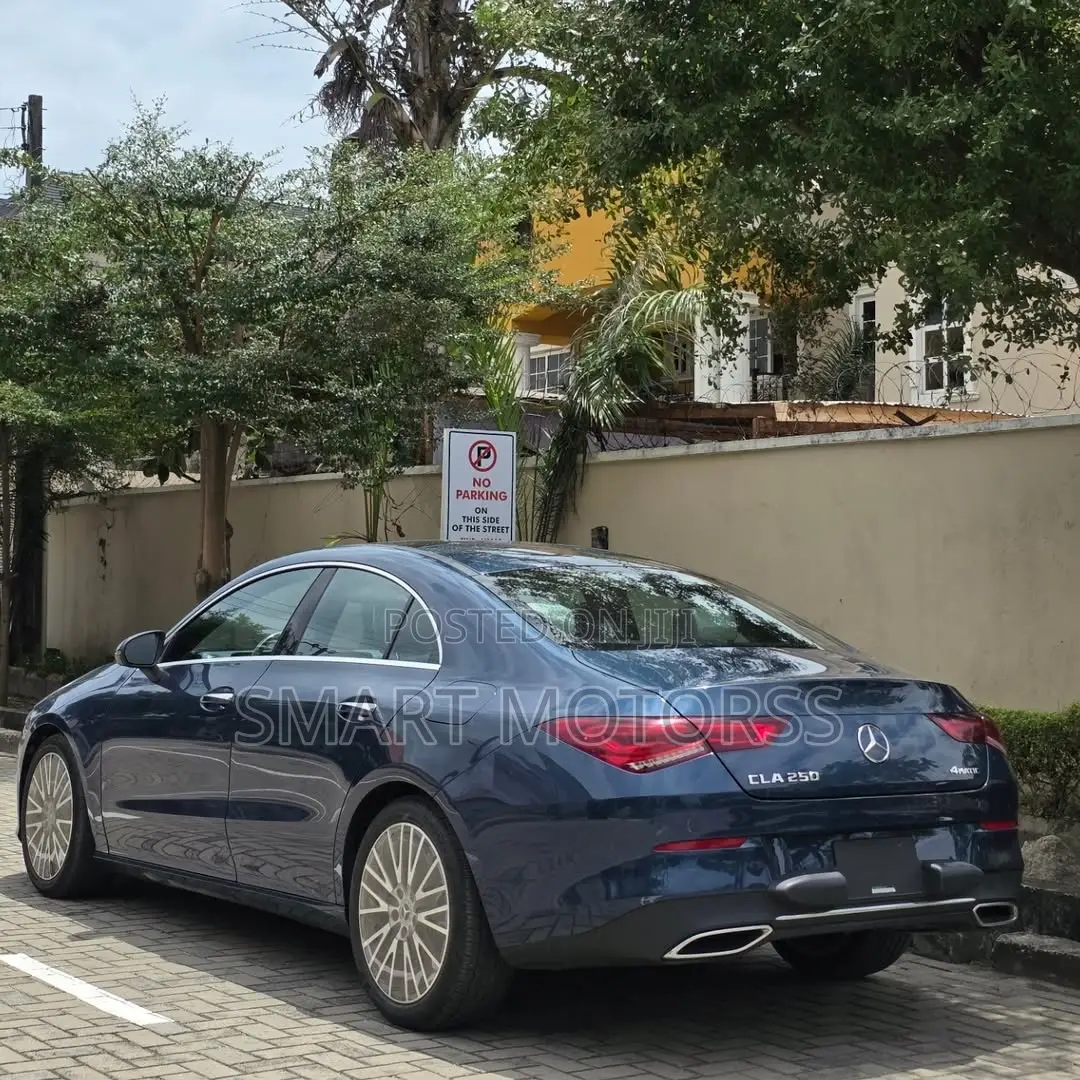 Mercedes-Benz CLA-Class CLA 250 4MATIC Sedan 2023 Blue