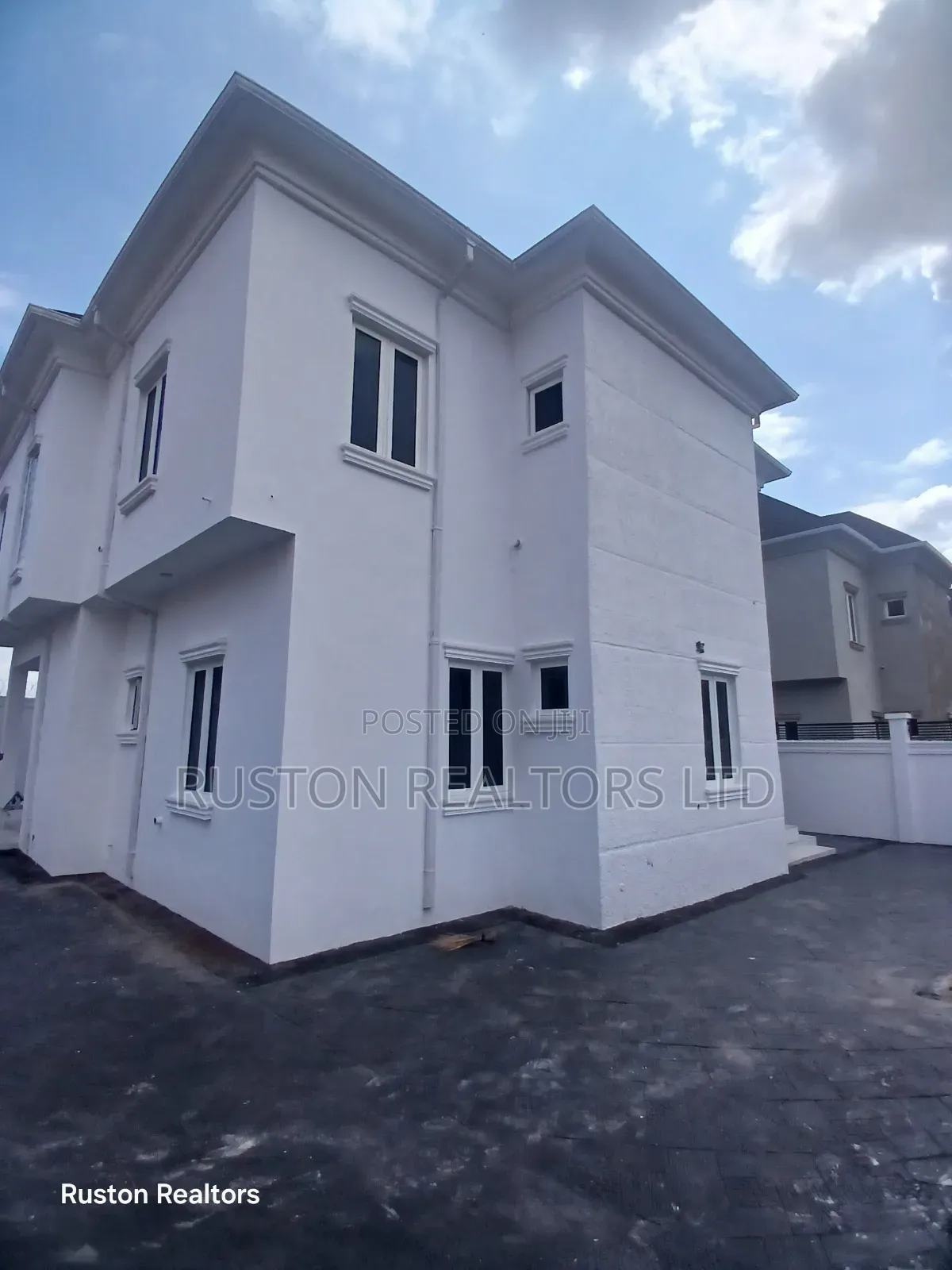 5bdrm Duplex in Bodija for sale
