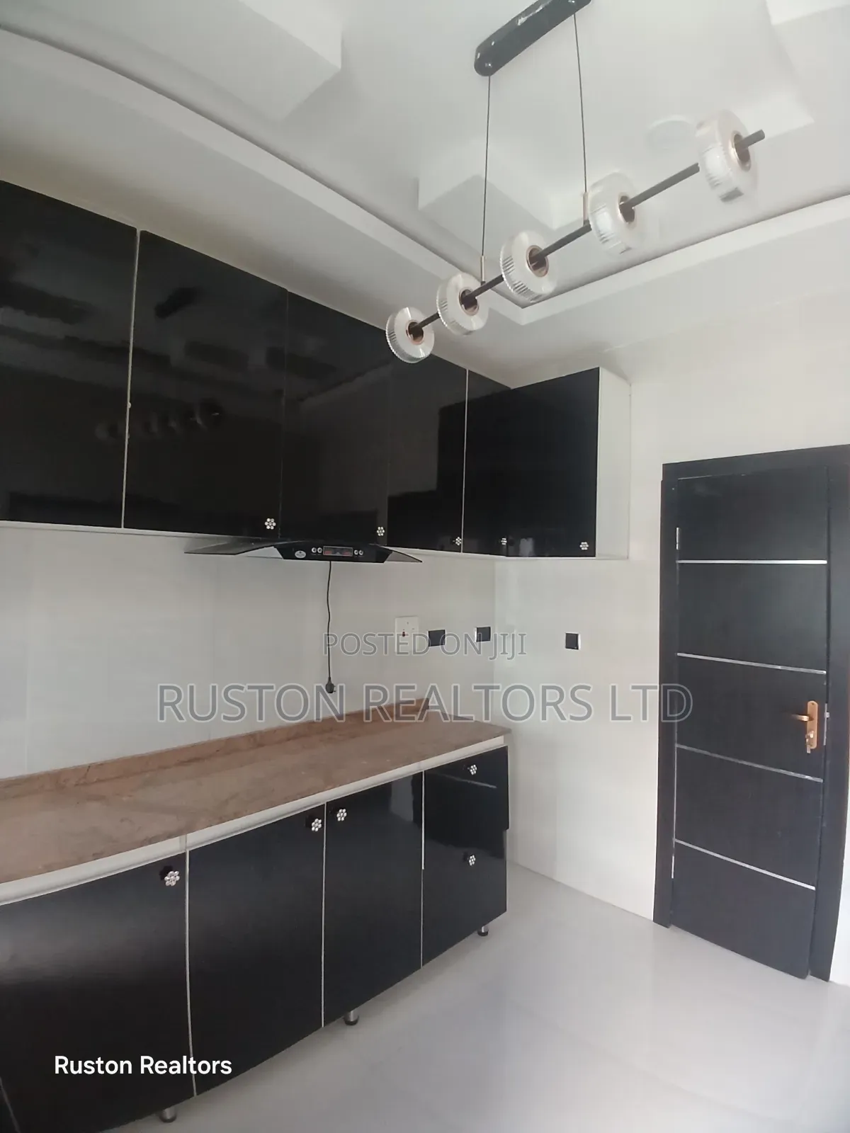 5bdrm Duplex in Bodija for sale