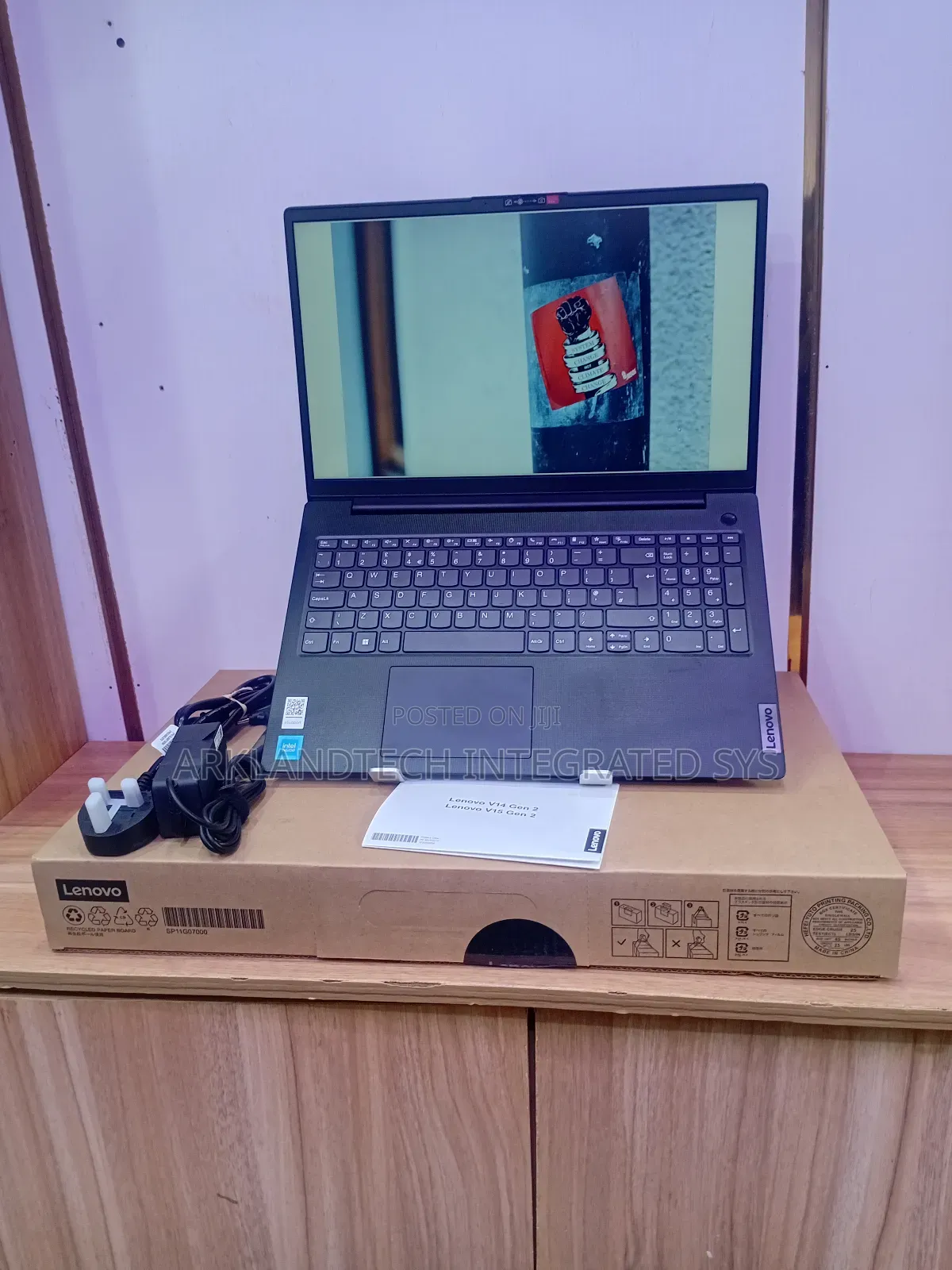 New Laptop Lenovo IdeaPad U300s 8GB Intel Celeron SSD 512GB