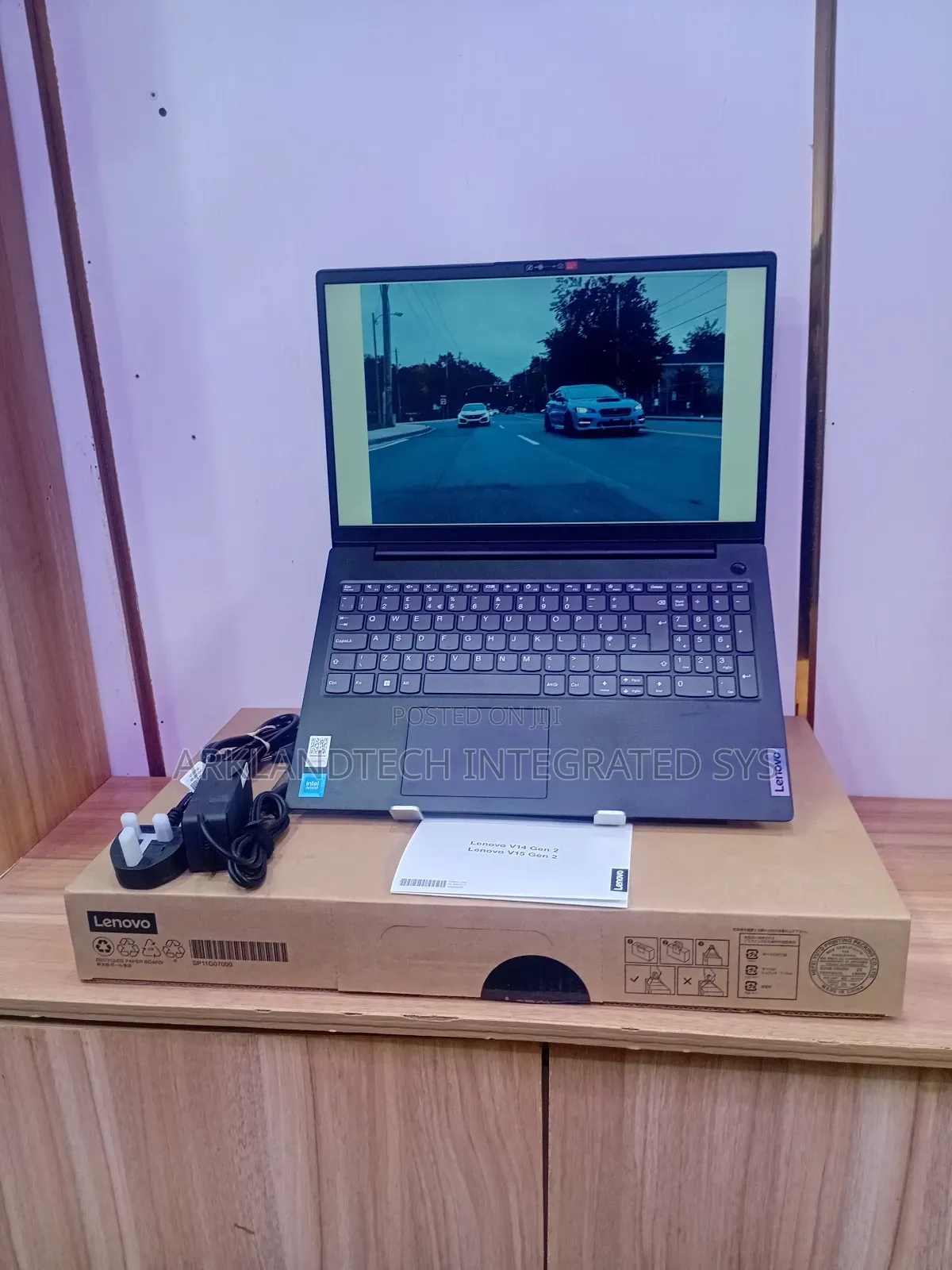 New Laptop Lenovo IdeaPad U310 8GB Intel Celeron SSD 256GB