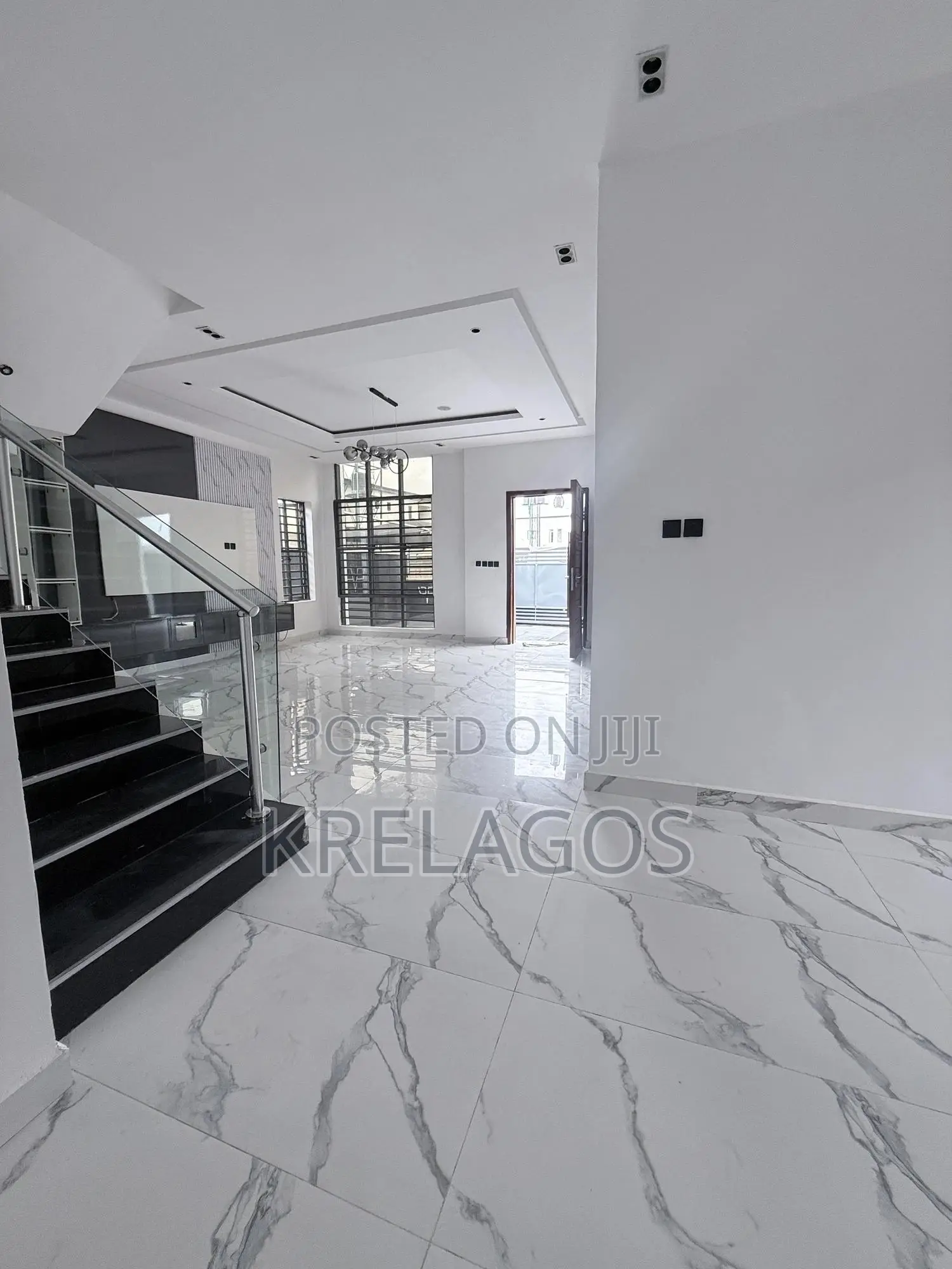 5bdrm Duplex in Sangotedo for sale