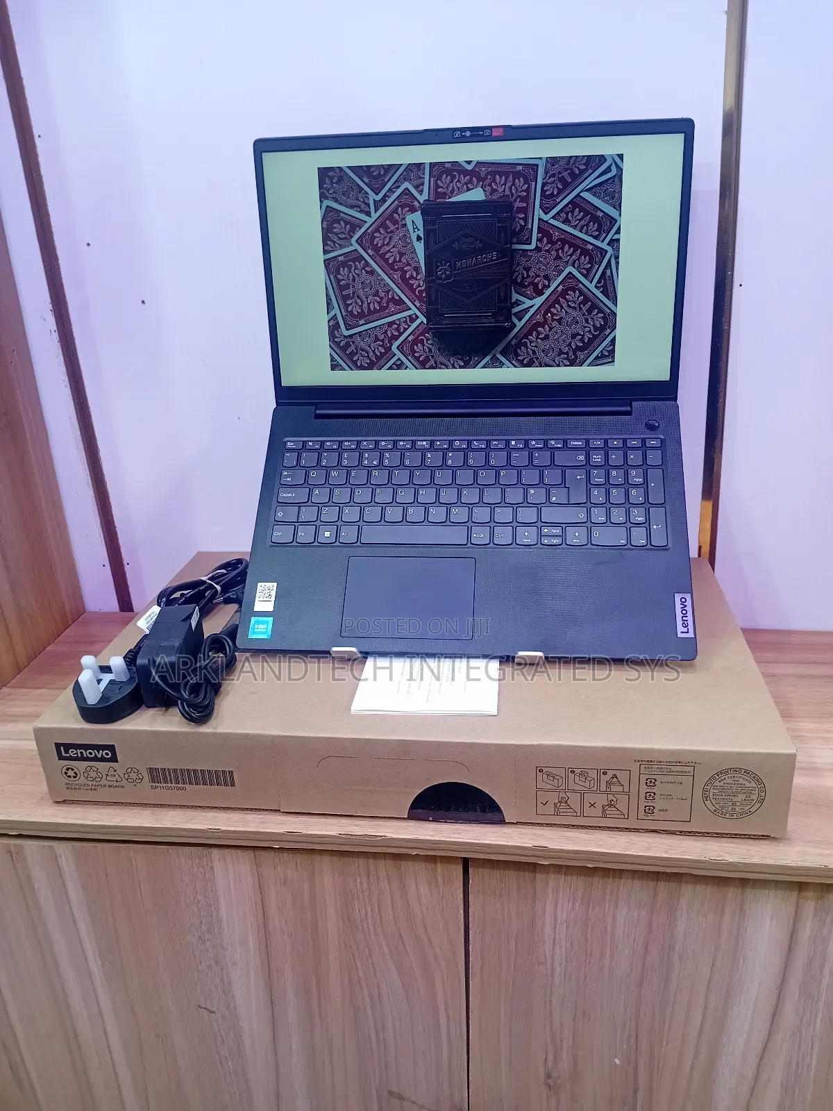 New Laptop Lenovo IdeaPad U310 8GB Intel Celeron SSD 512GB