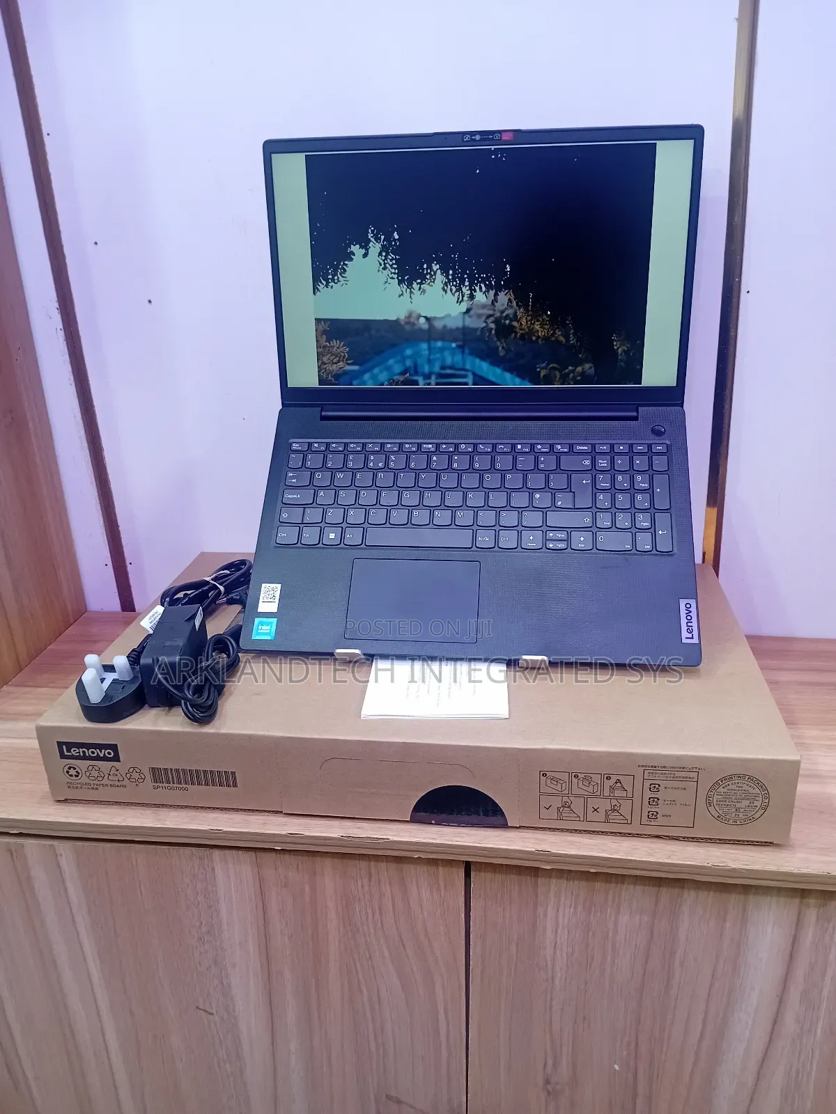 New Laptop Lenovo IdeaPad U330 8GB Intel Celeron SSD 256GB
