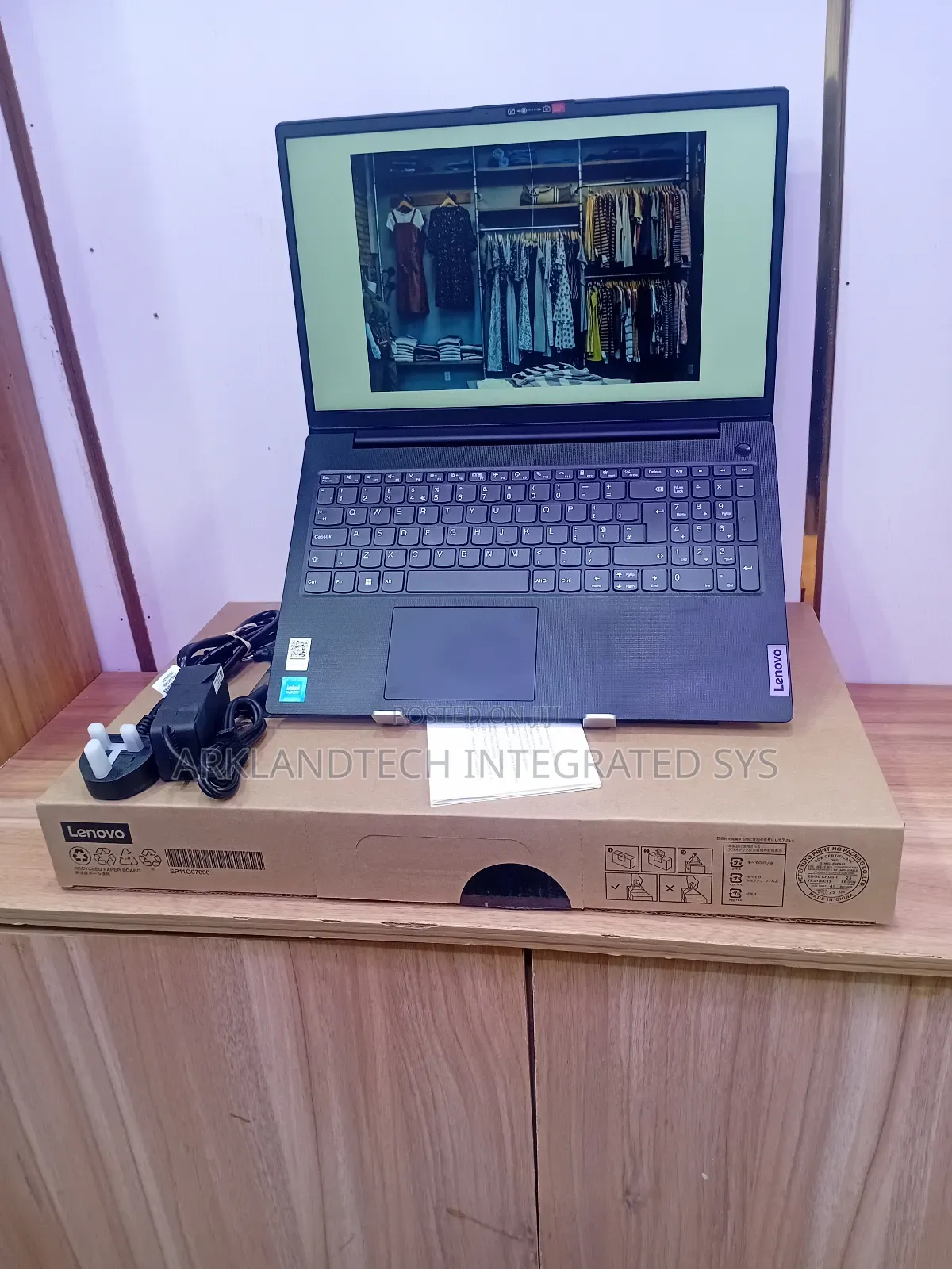 New Laptop Lenovo IdeaPad U330 8GB Intel Celeron SSD 256GB