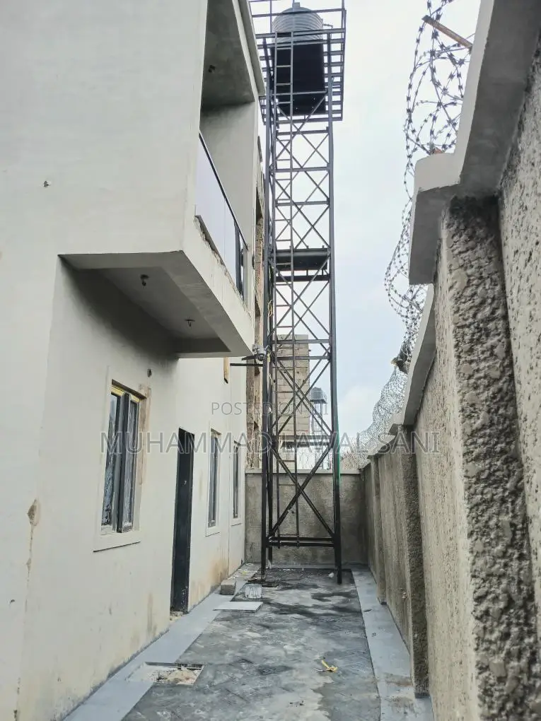 4bdrm Duplex in Ochacho Estate, Life Camp for sale
