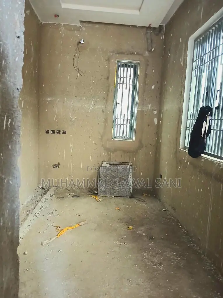 4bdrm Duplex in Ochacho Estate, Life Camp for sale