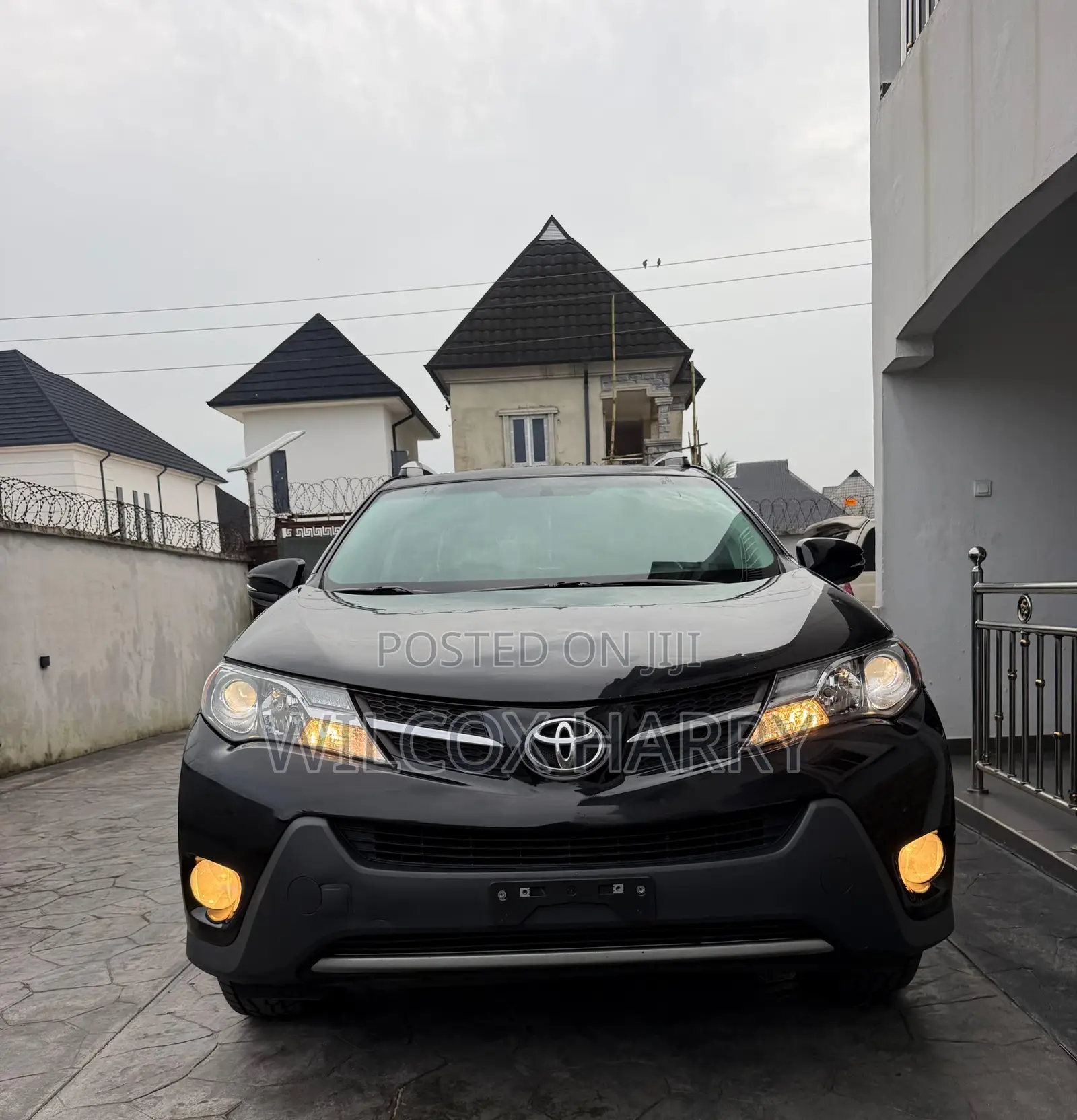 Toyota RAV4 XLE FWD (2.5L 4cyl 6A) 2013 Black
