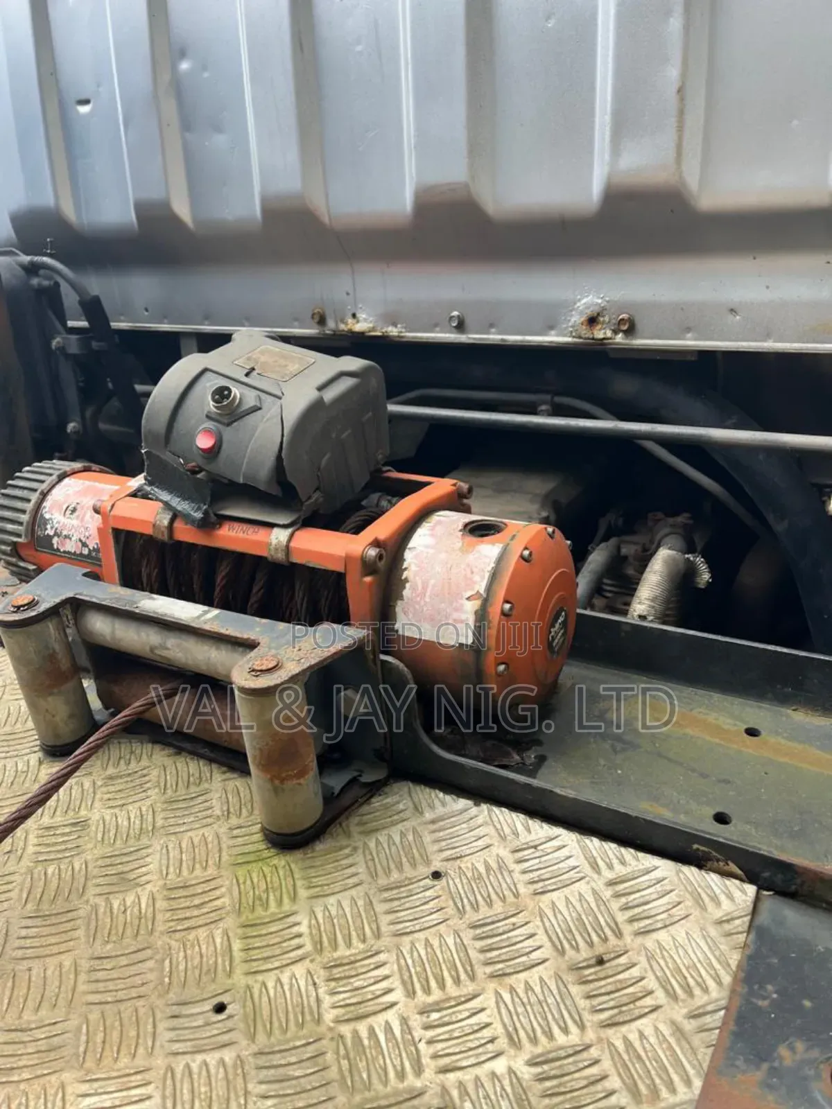 Nissan Towing and Recovery Truck - Foreign Use