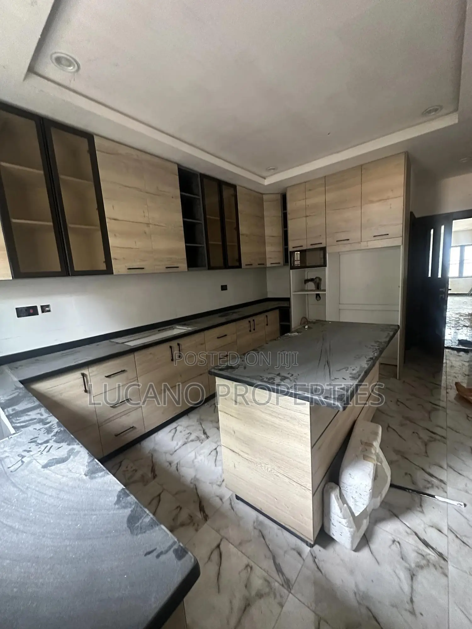 4bdrm Townhouse/Terrace in Wuye District for sale
