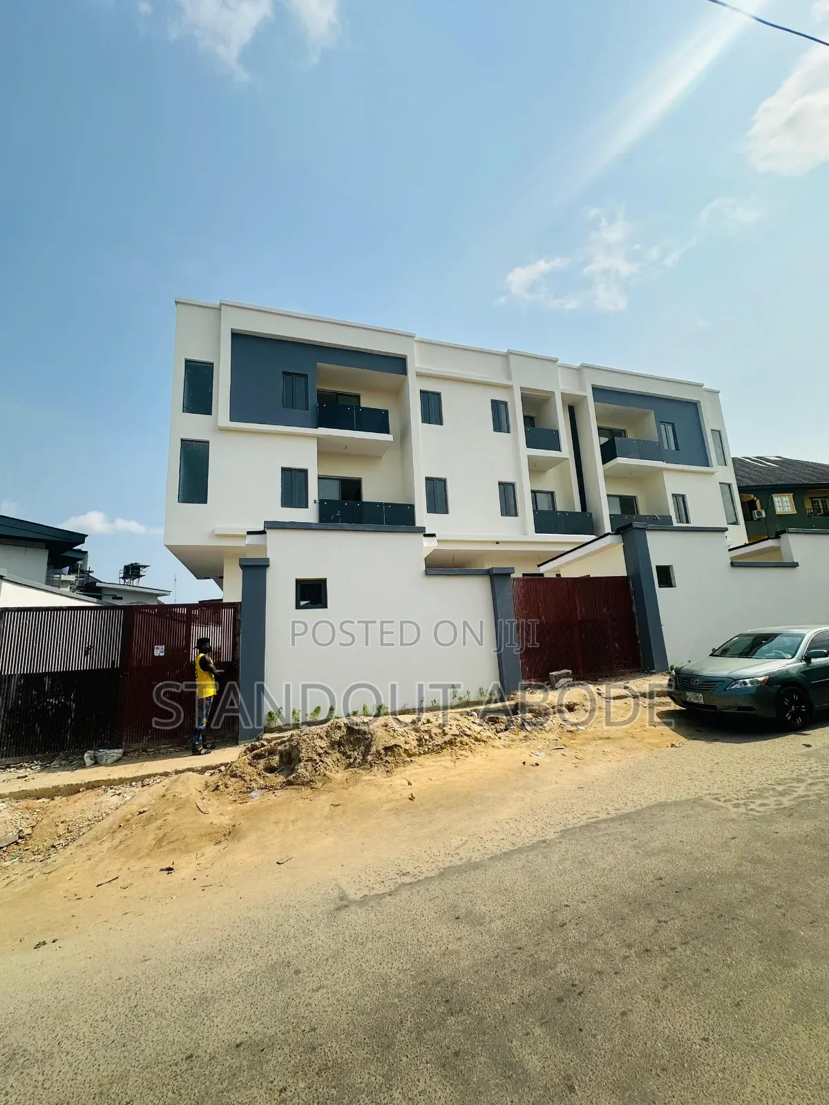 4bdrm Duplex in Inside Estate, Obanikoro for sale