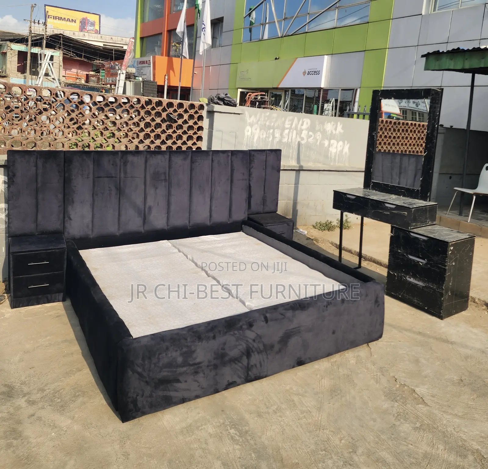 Newly Produced Padded 6 by 6 Wooden Upholstery Bedframe