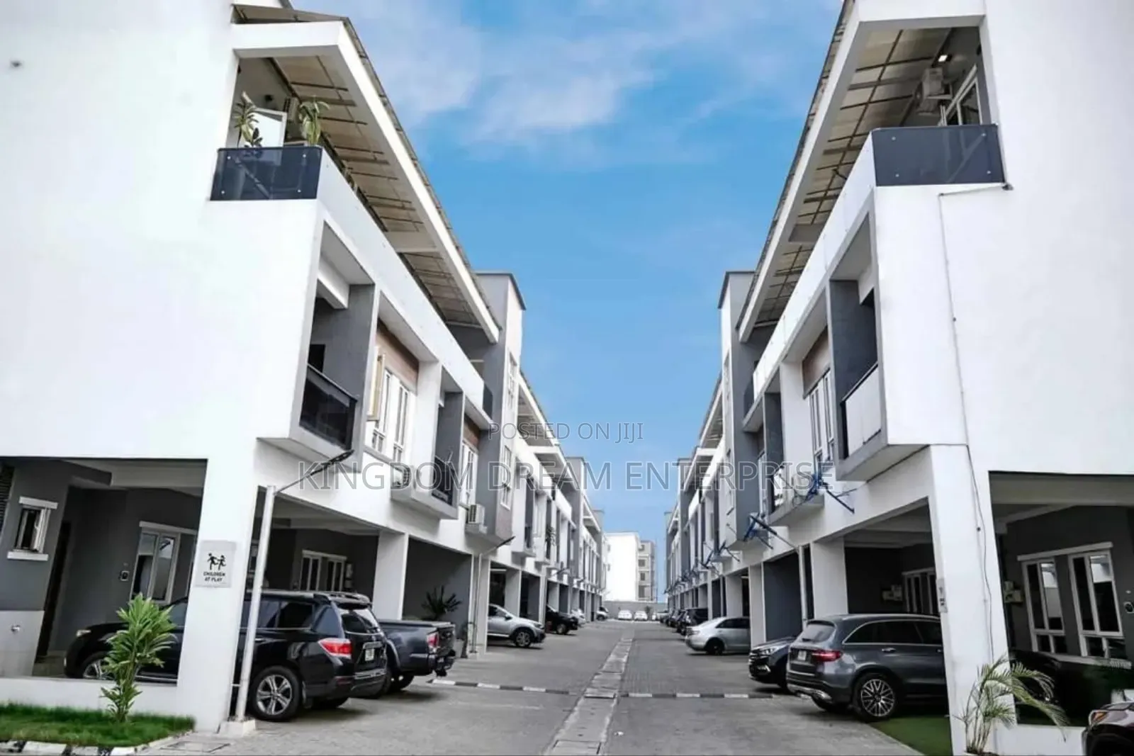 3bdrm Duplex in Victoria Bay 3 Ikate for sale