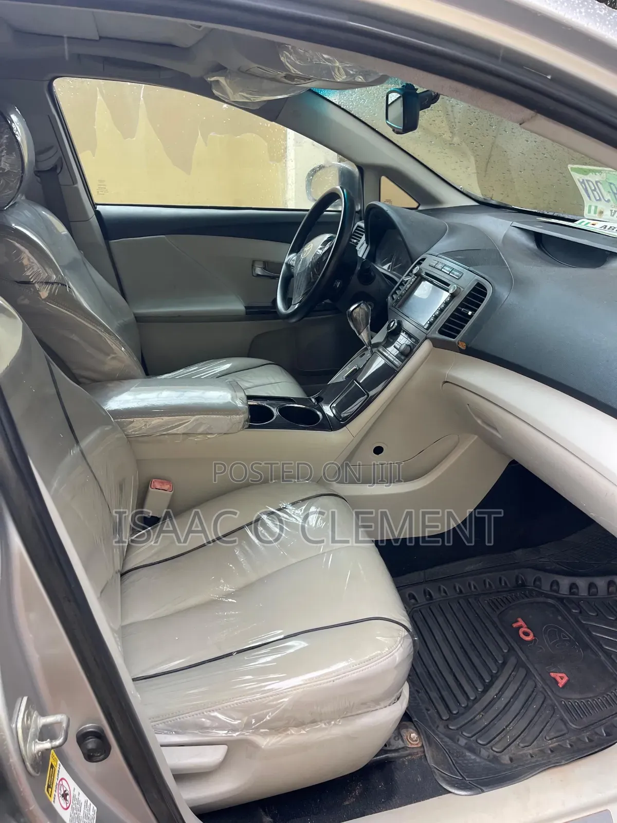 Toyota Venza AWD 2010 Silver