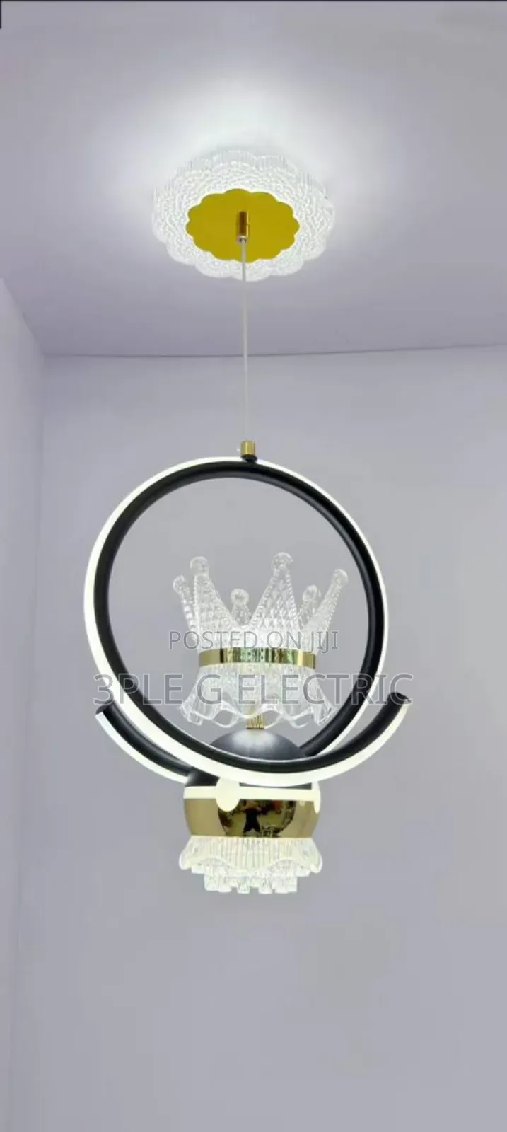 Crowned Design Pendant Light