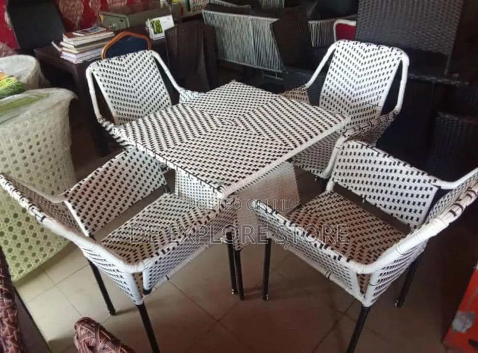New Design Rattan by 4 and One Table Set